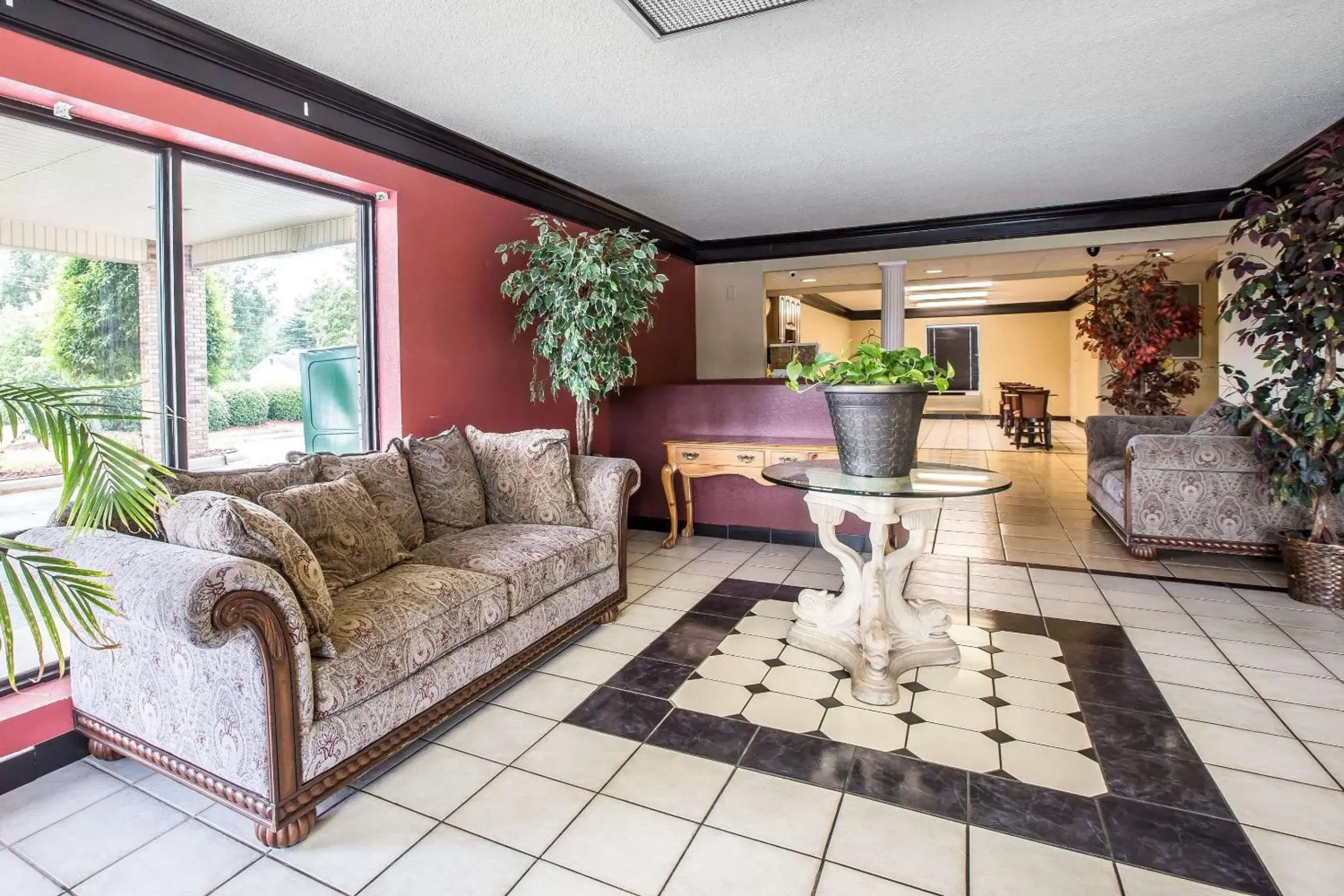 Lobby or reception, Seating Area in Rodeway Inn Expo Center