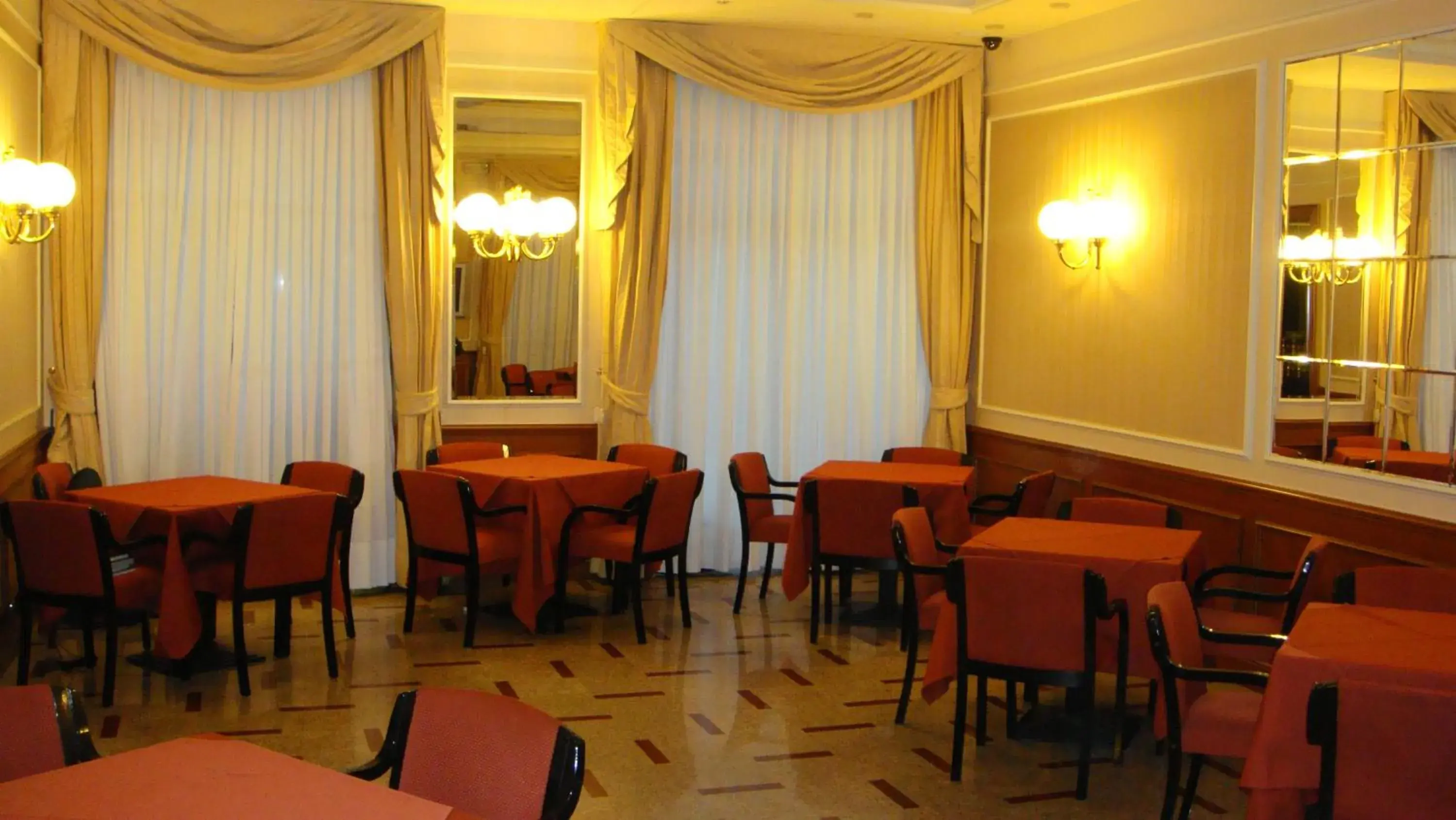 Lounge or bar, Restaurant/Places to Eat in Albergo Corona