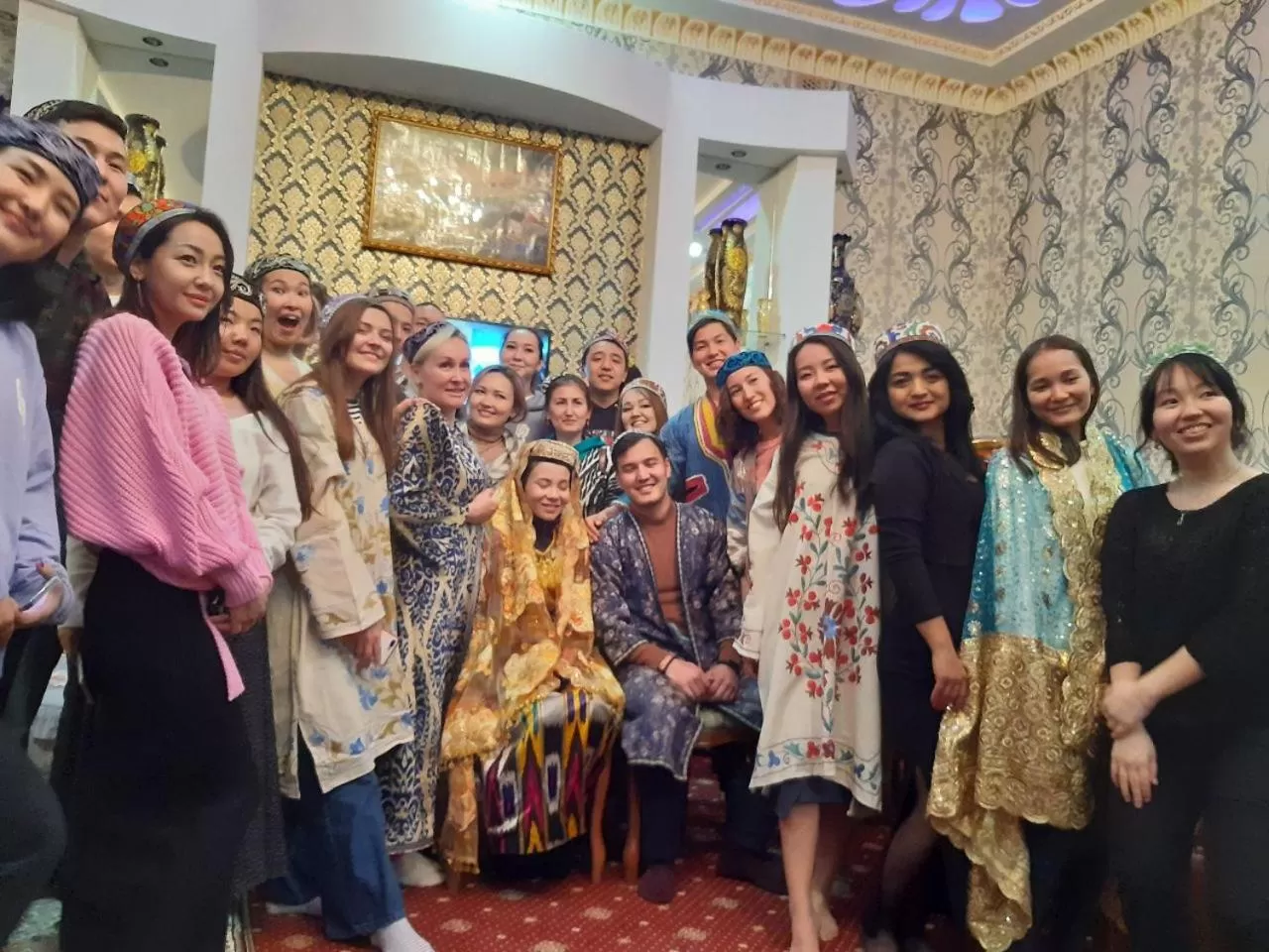 People in Risqiro'z Ancient Boutique Hotel