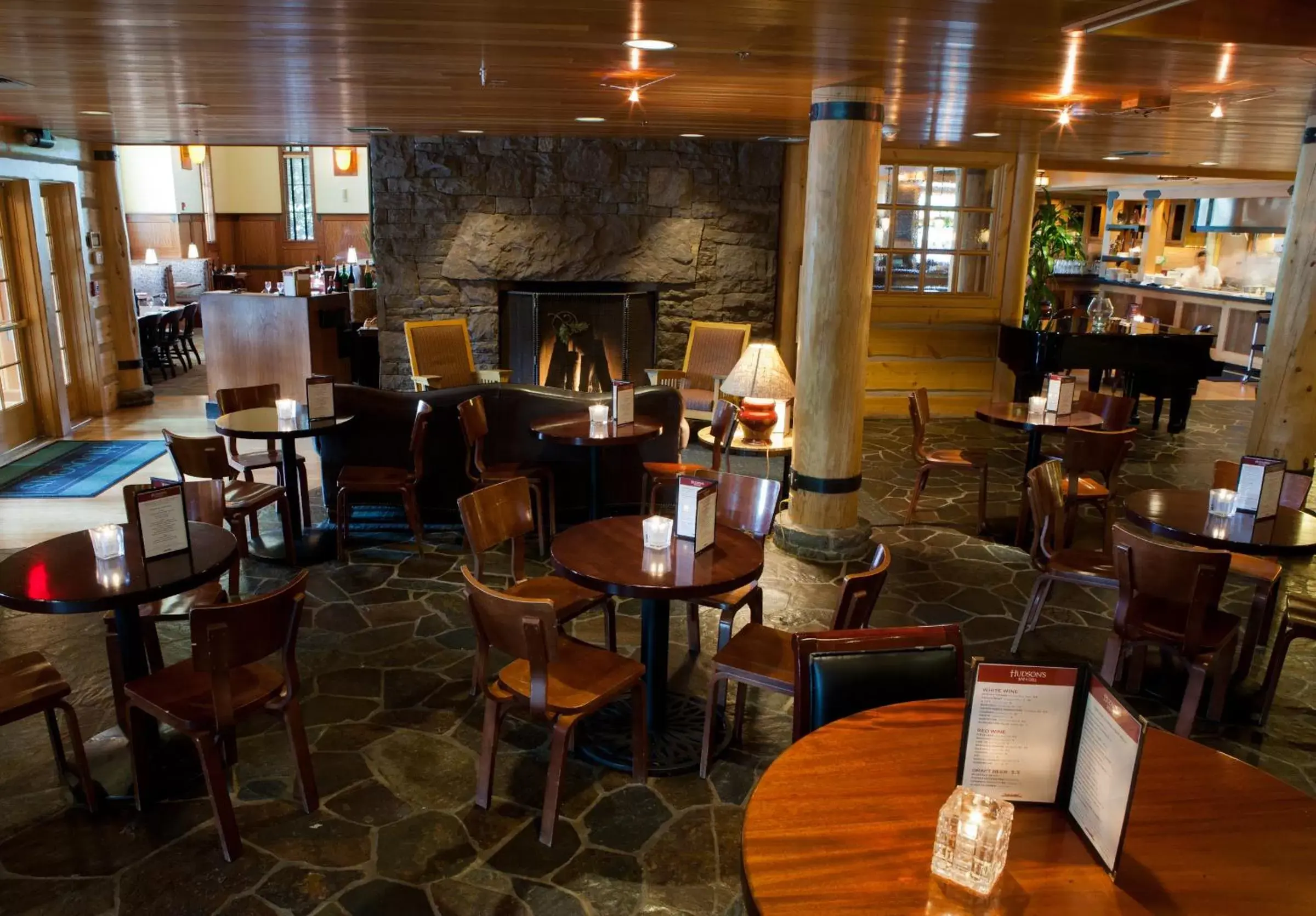 Restaurant/places to eat, Lounge/Bar in Heathman Lodge
