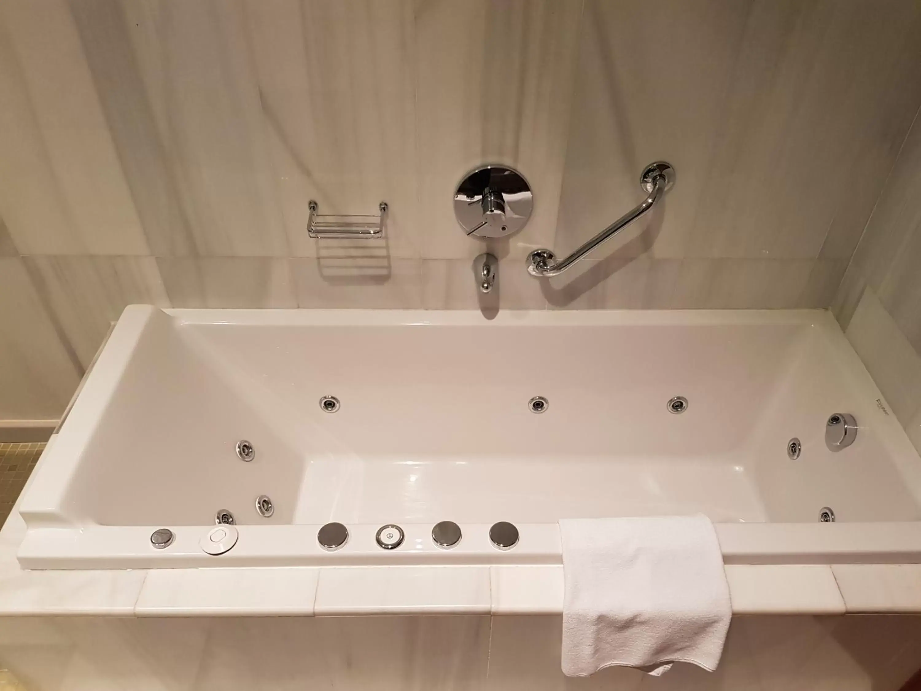 Hot Tub, Bathroom in Gran Hotel Soller