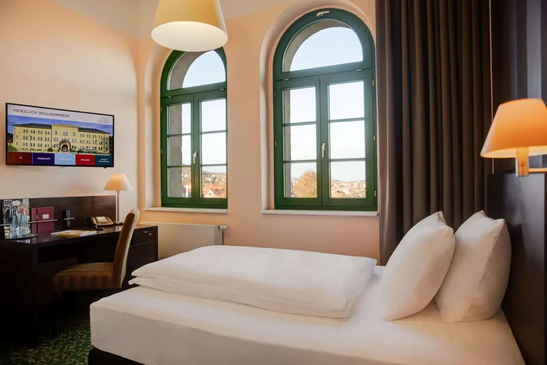 Photo of the whole room, Bed in GreenLine Schlosshotel Blankenburg