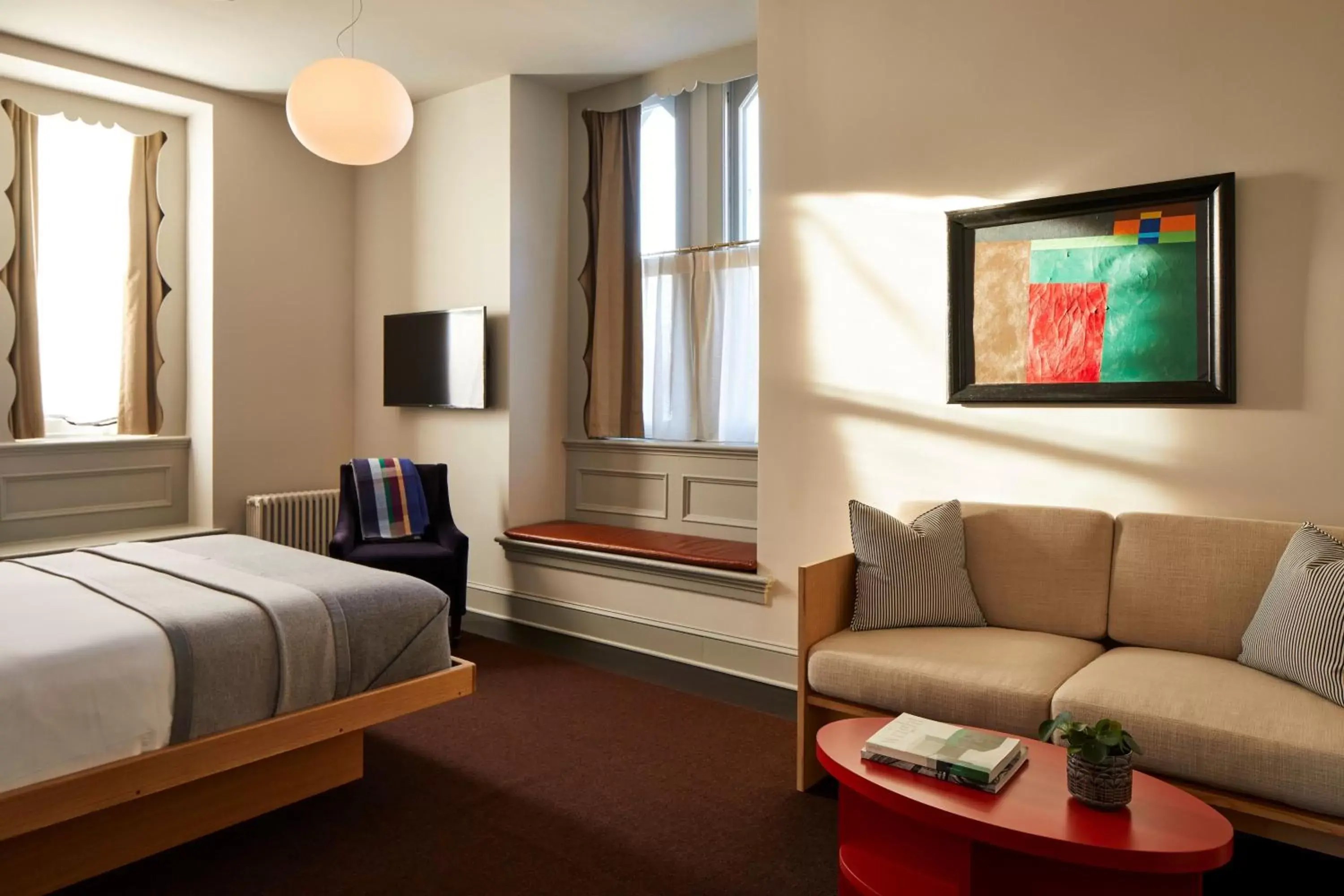 Queen Suite in Hotel Kinsley Queen Suite in Hotel Kinsley