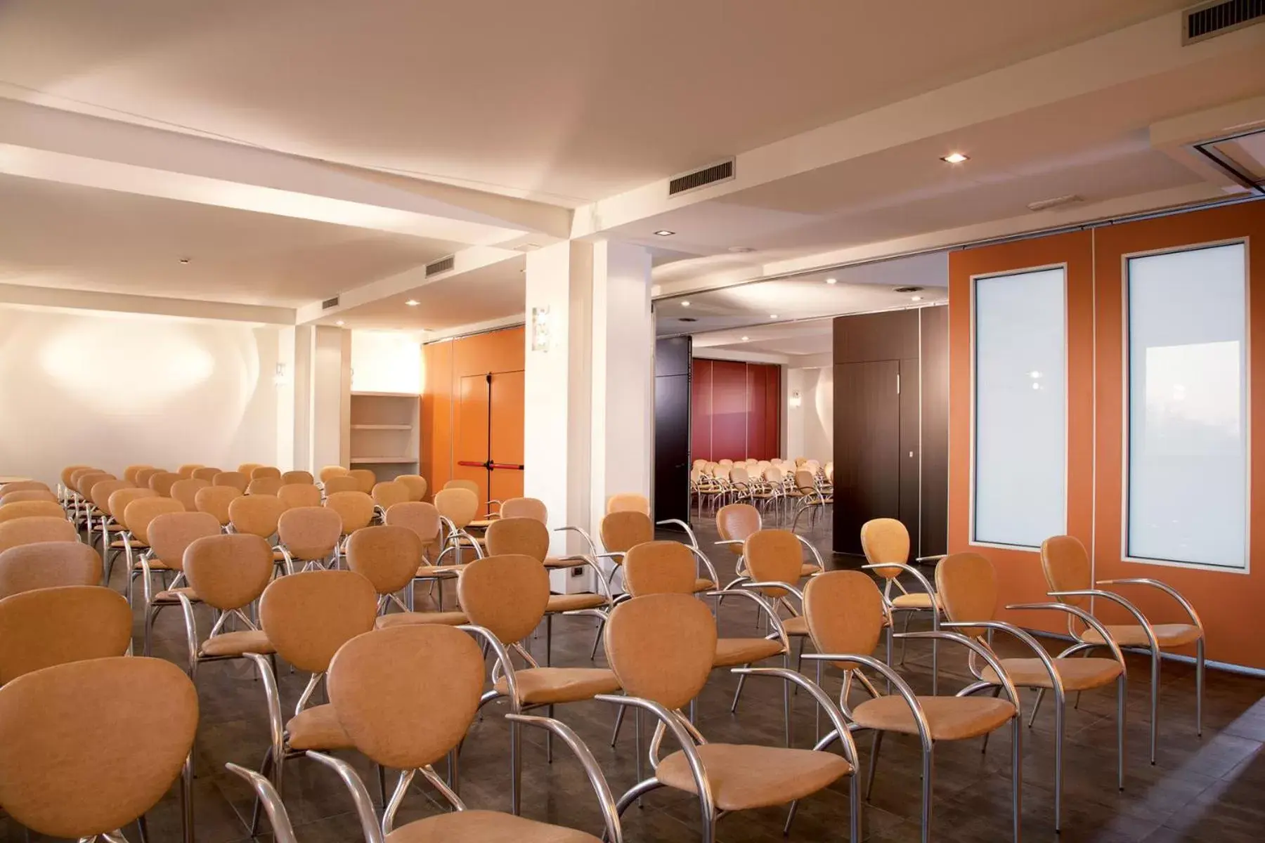 Meeting/conference room in Vercelli Palace Hotel