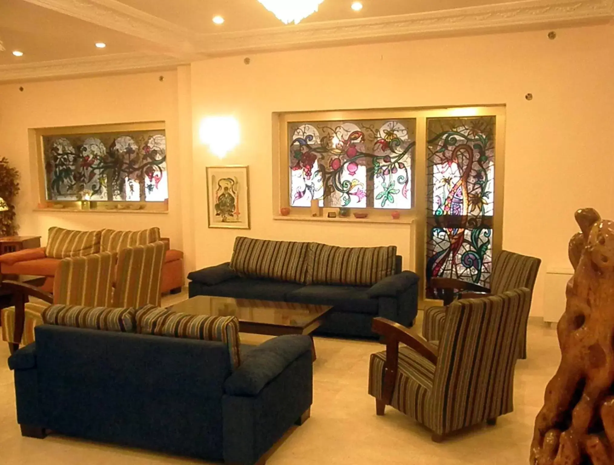 Lounge or bar, Seating Area in Commodore Hotel