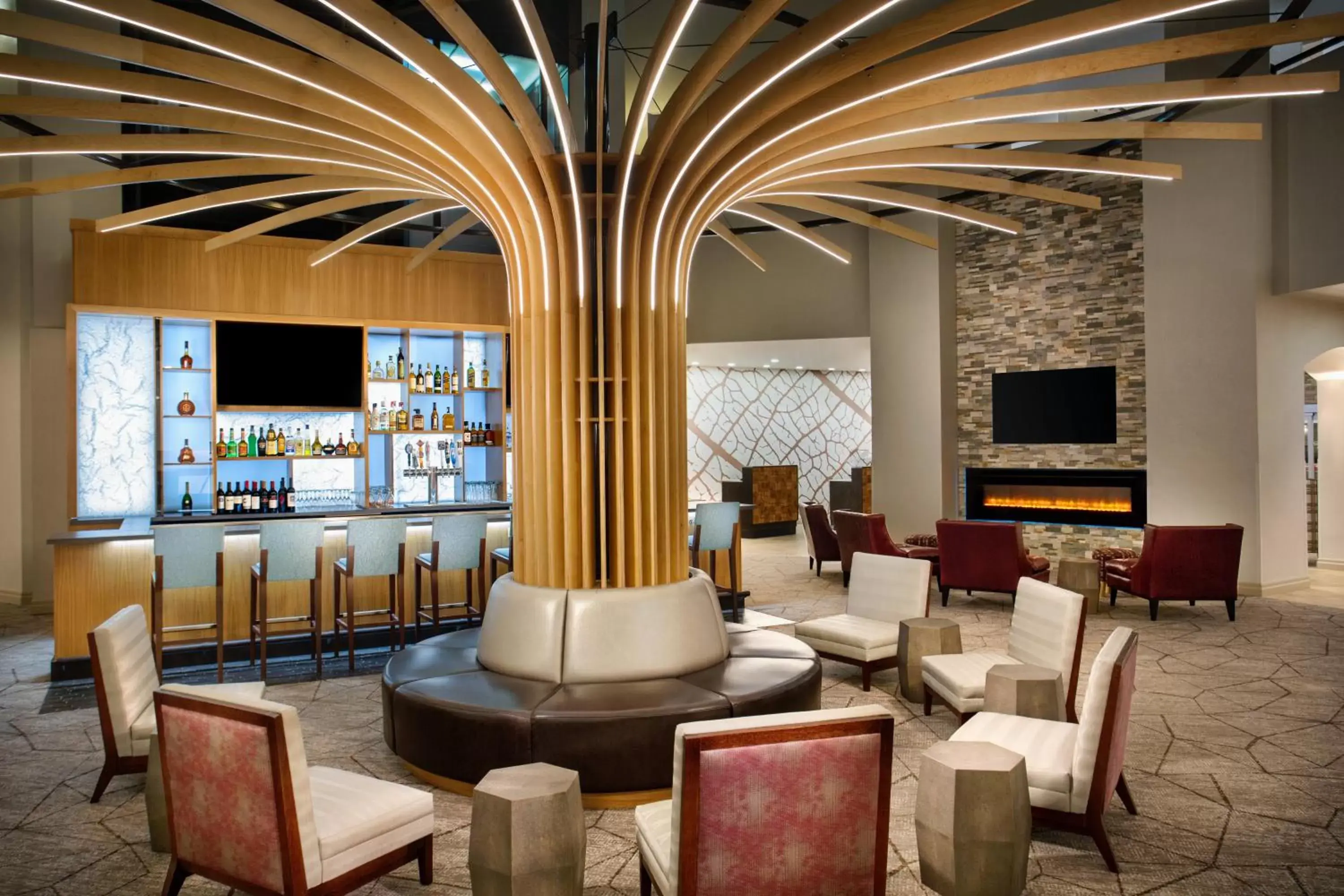 Lounge or bar, Lounge/Bar in Crowne Plaza Portland - Lake Oswego, an IHG Hotel