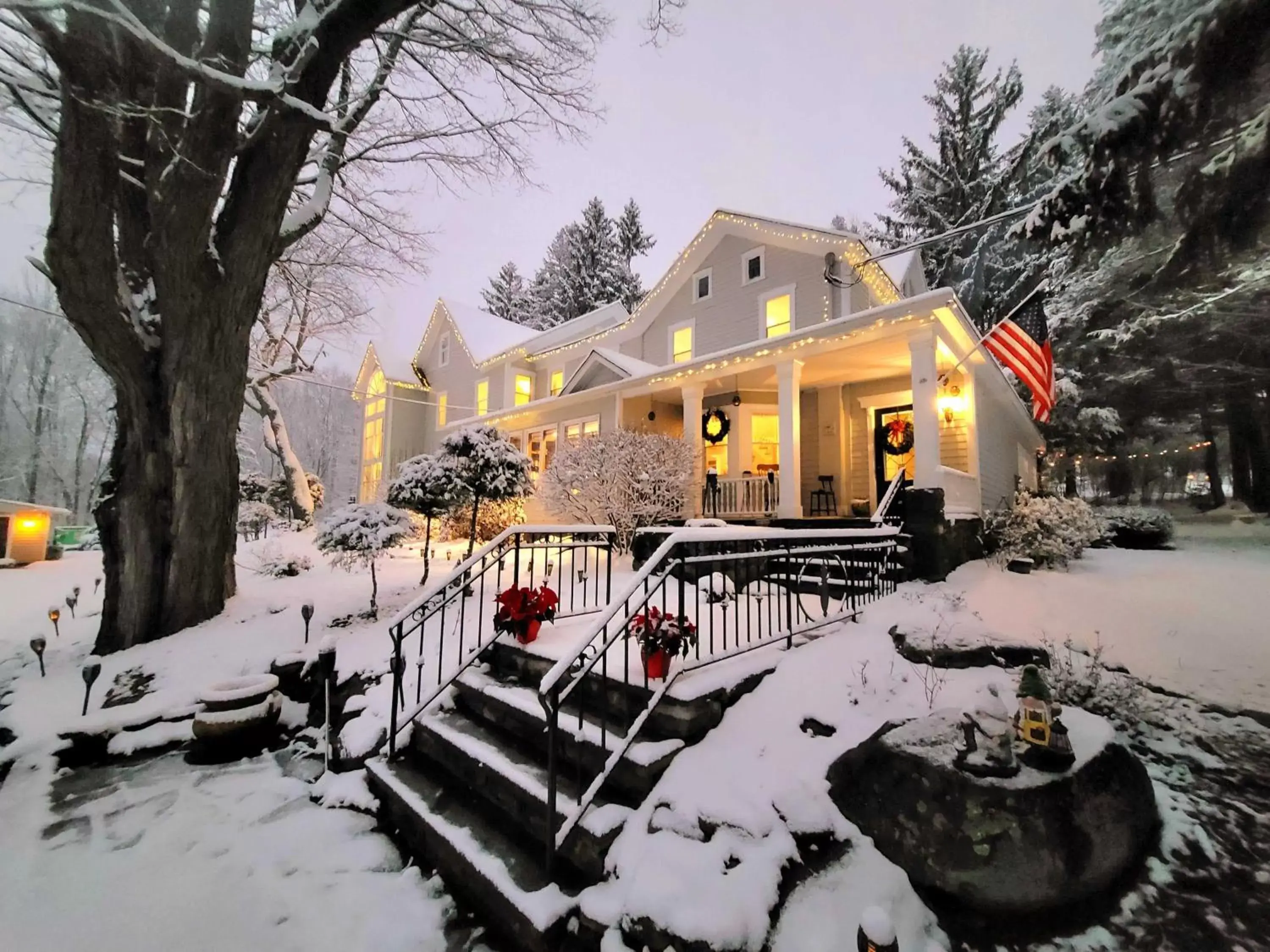 Property building, Winter in Pump House Inn & Spa