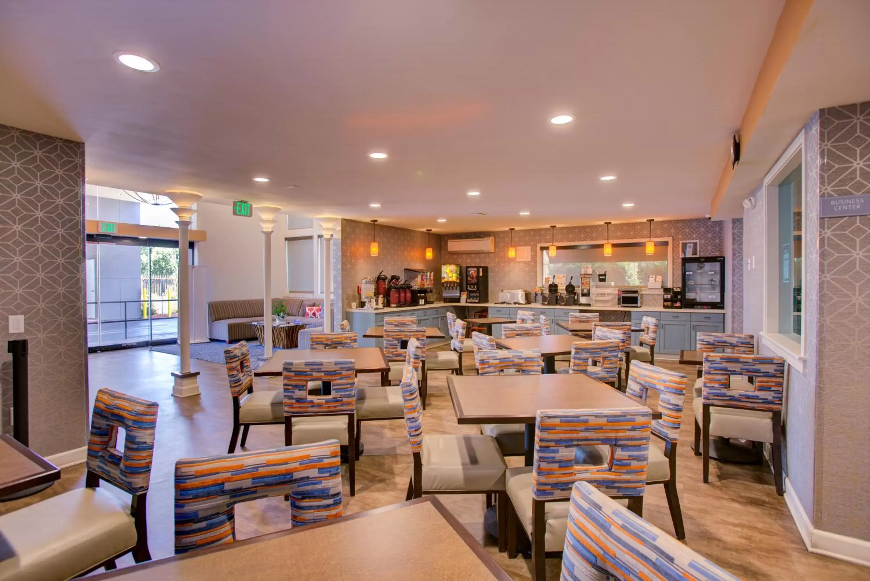 Breakfast, Restaurant/Places to Eat in Best Western Sandman Hotel