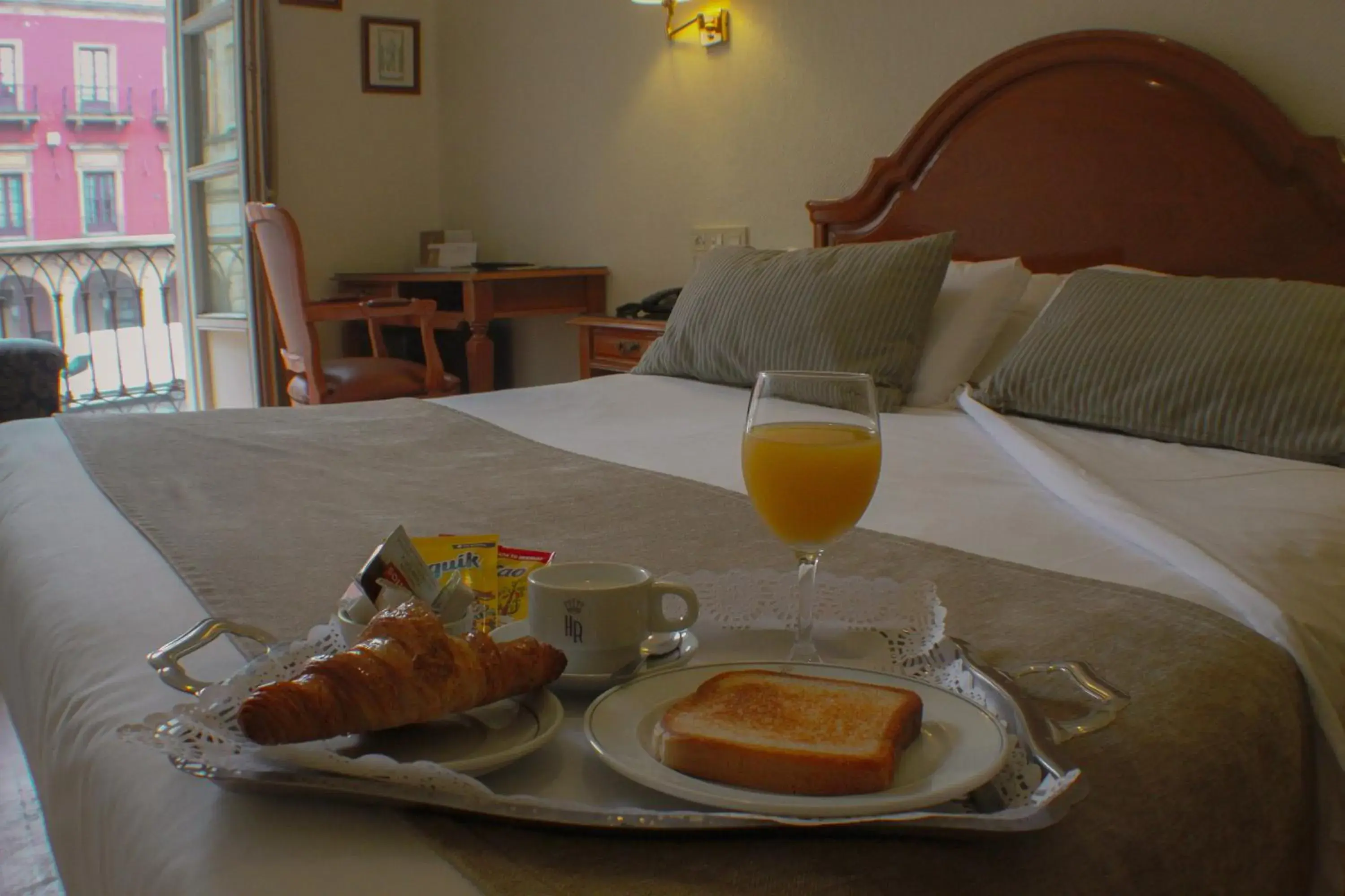 Bedroom, Breakfast in Hotel Asturias