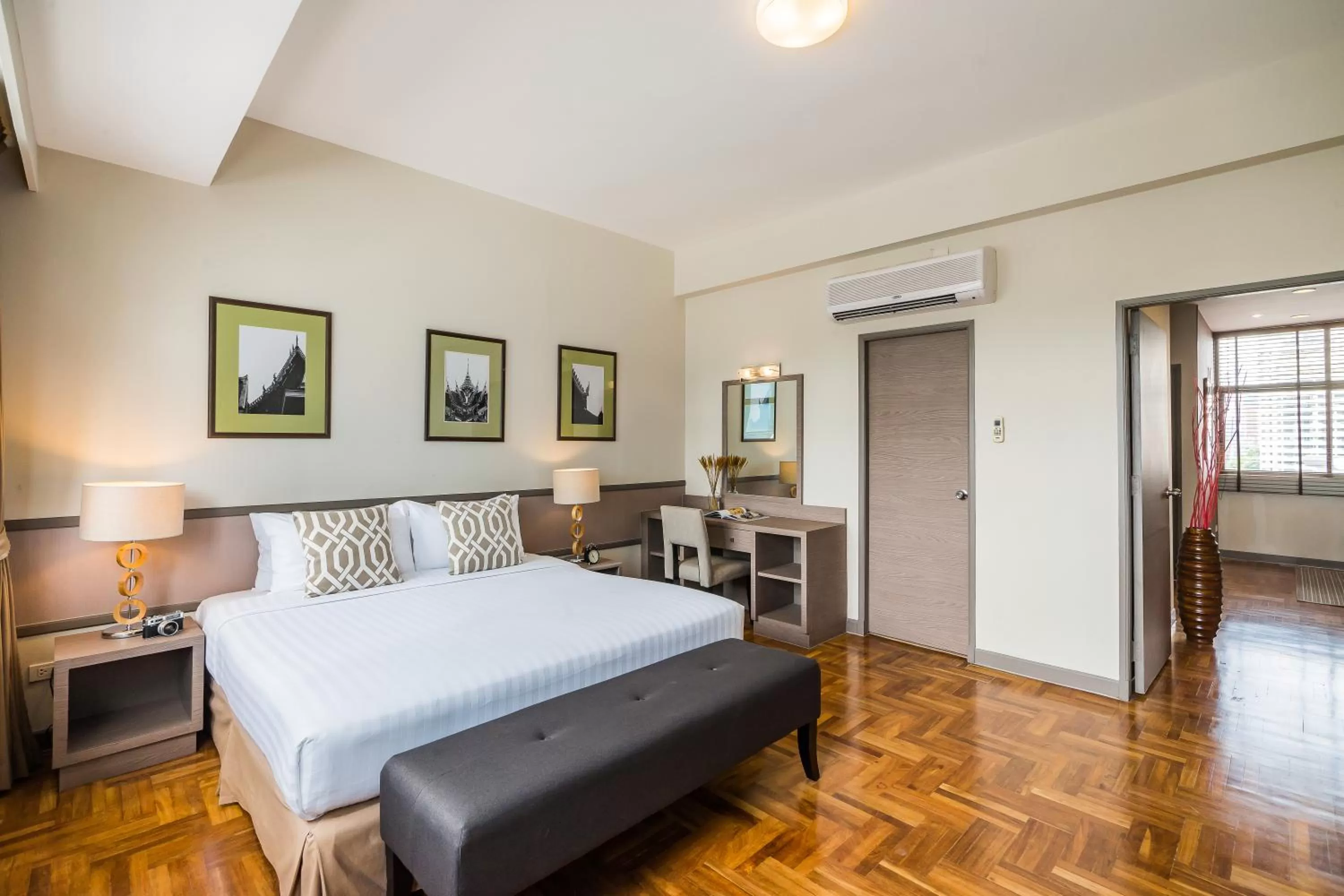 Photo of the whole room, Bed in Asoke Residence Sukhumvit by UHG