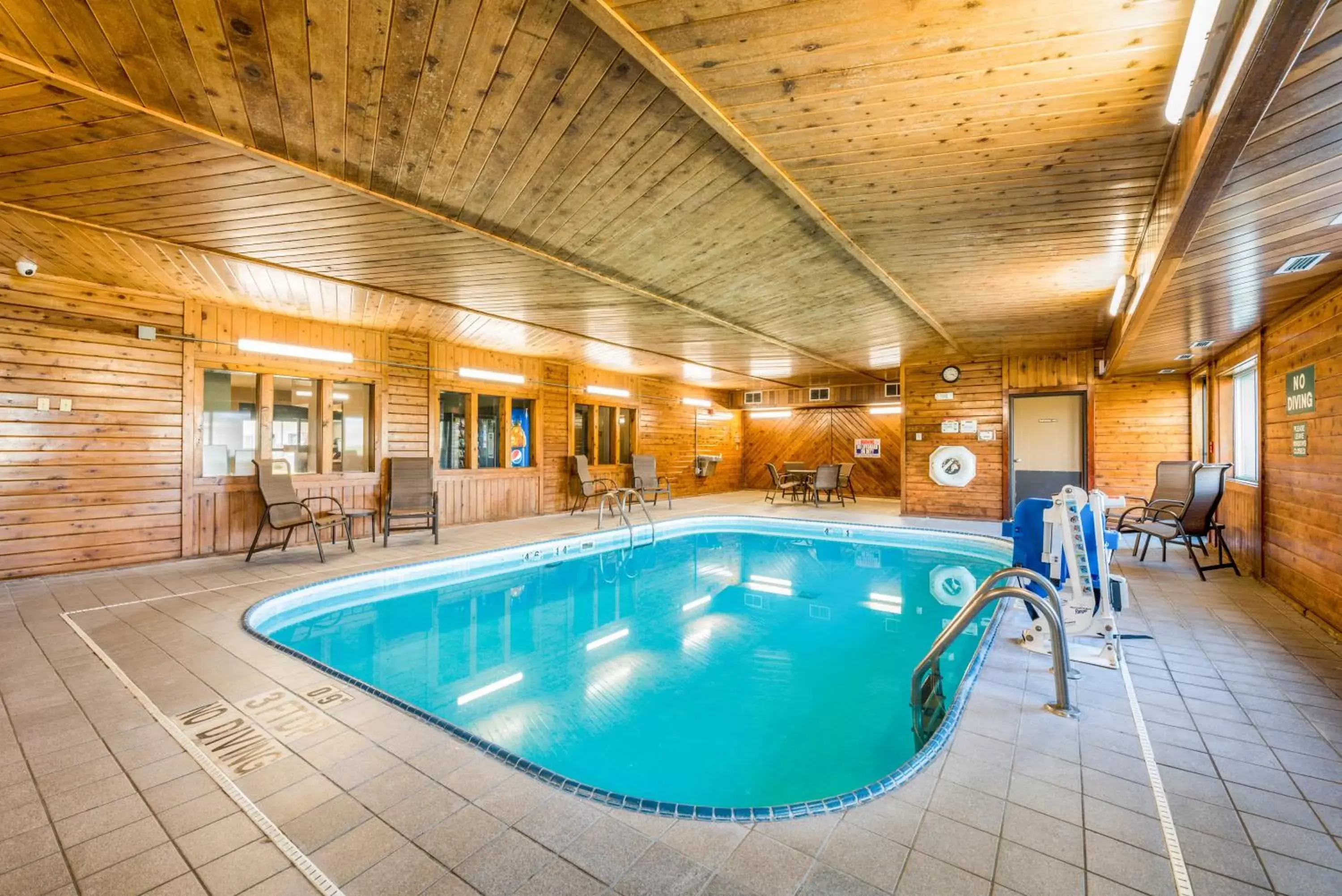 Swimming Pool in Comfort Inn Onalaska - La Crosse Area