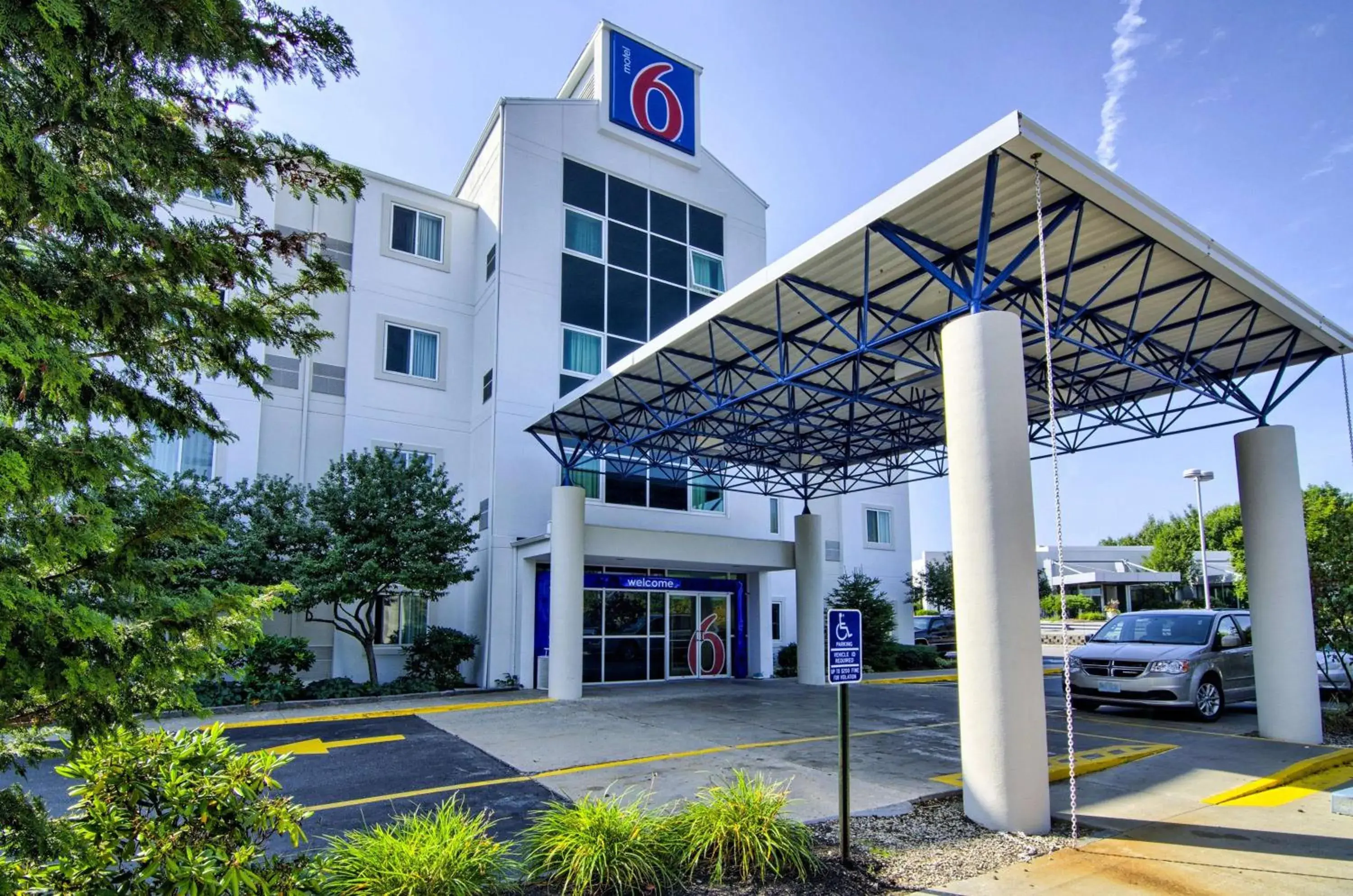 Property Building in Motel 6-Portsmouth, NH