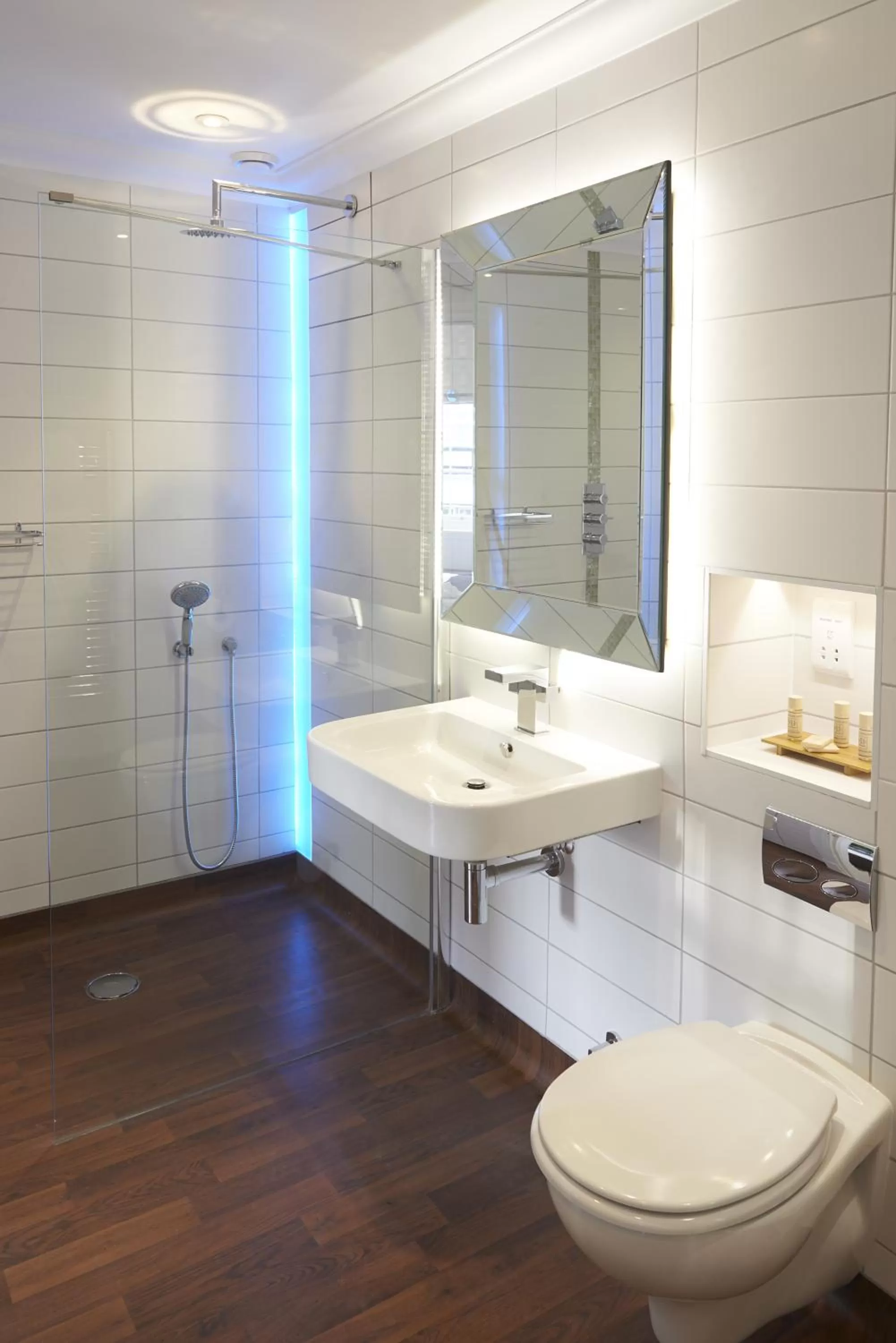 Shower in The Bell Inn Hotel