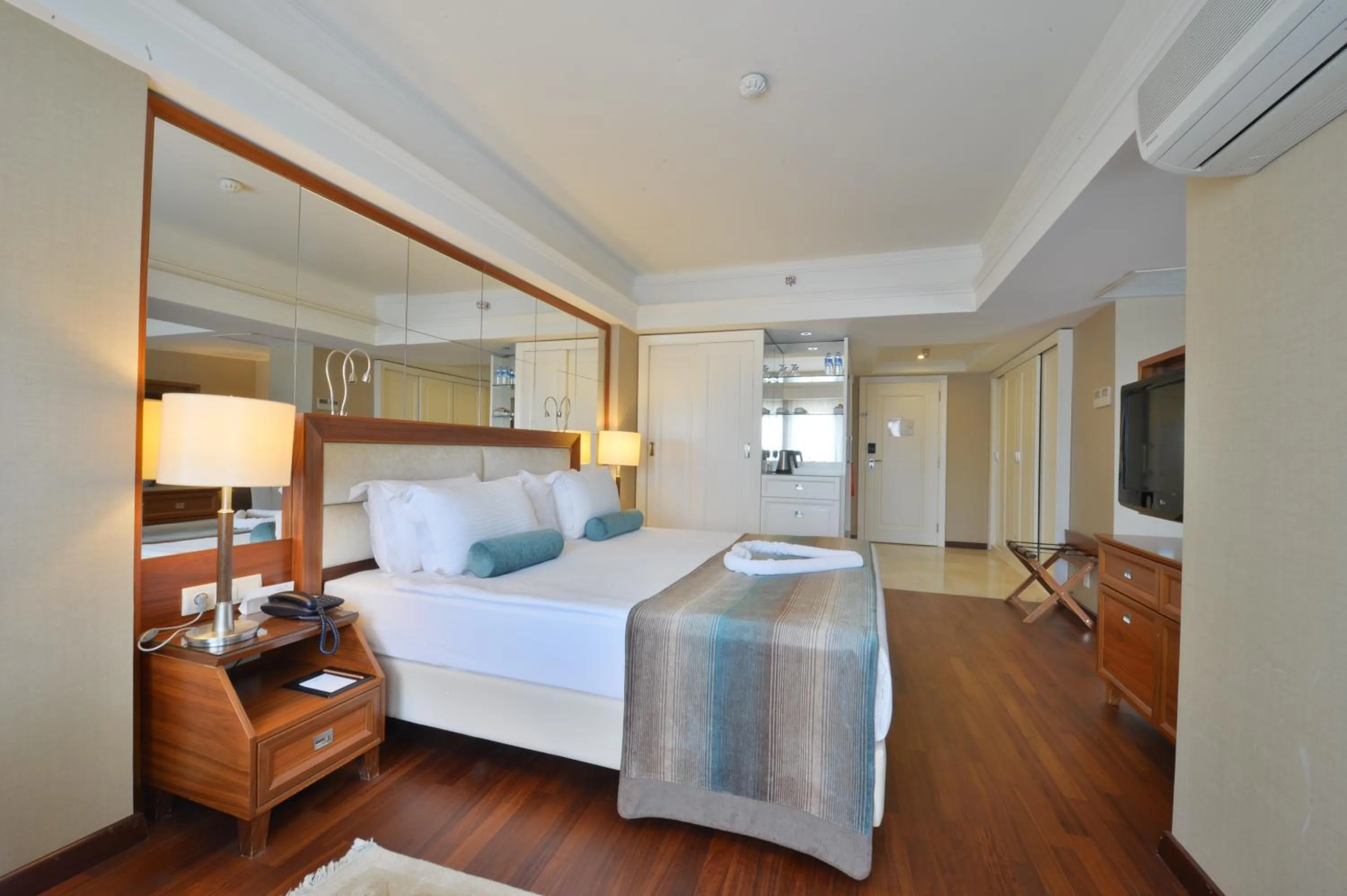 Bed in Marigold Thermal & Spa Hotel Bursa