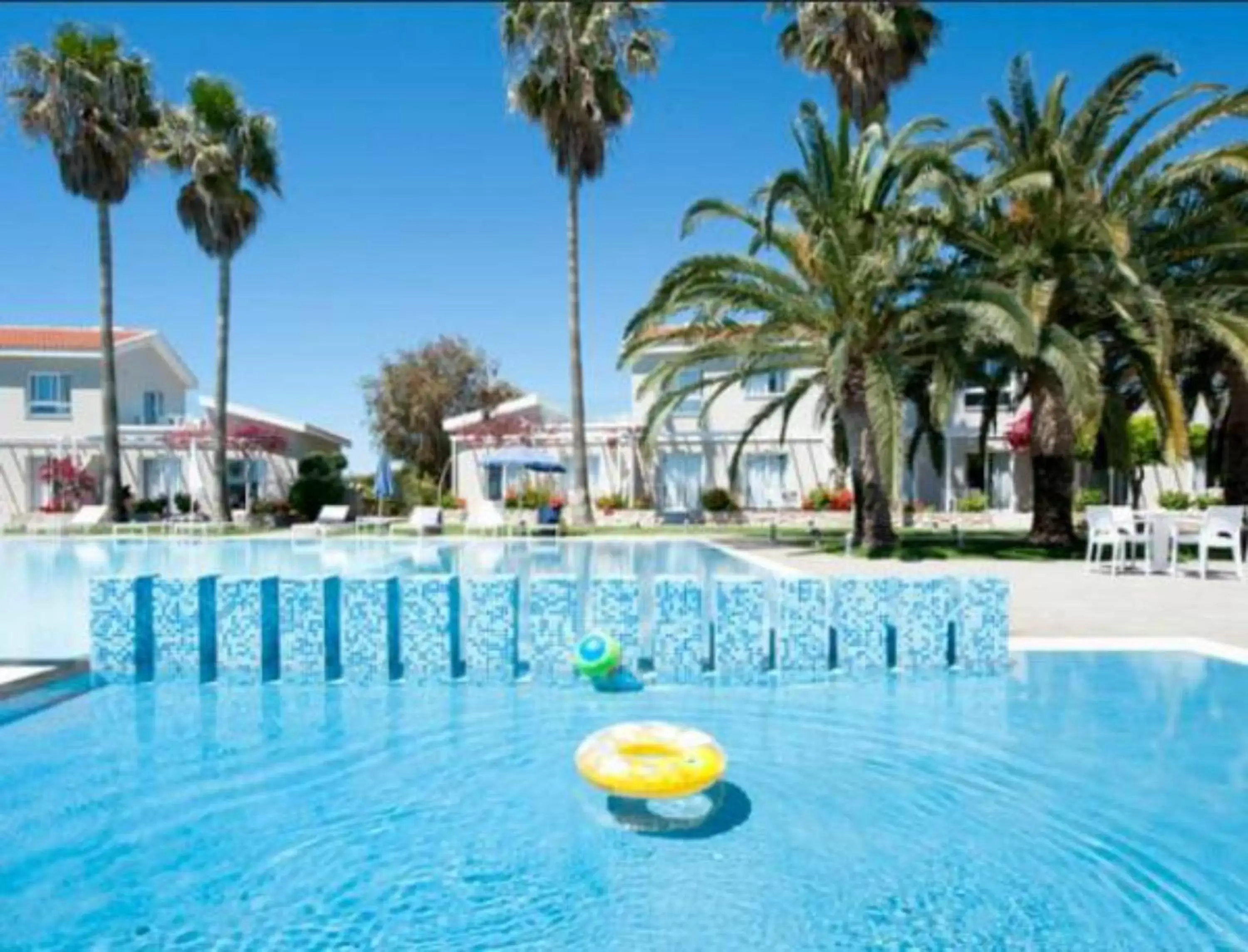 Swimming Pool in Mon Repos Hotel
