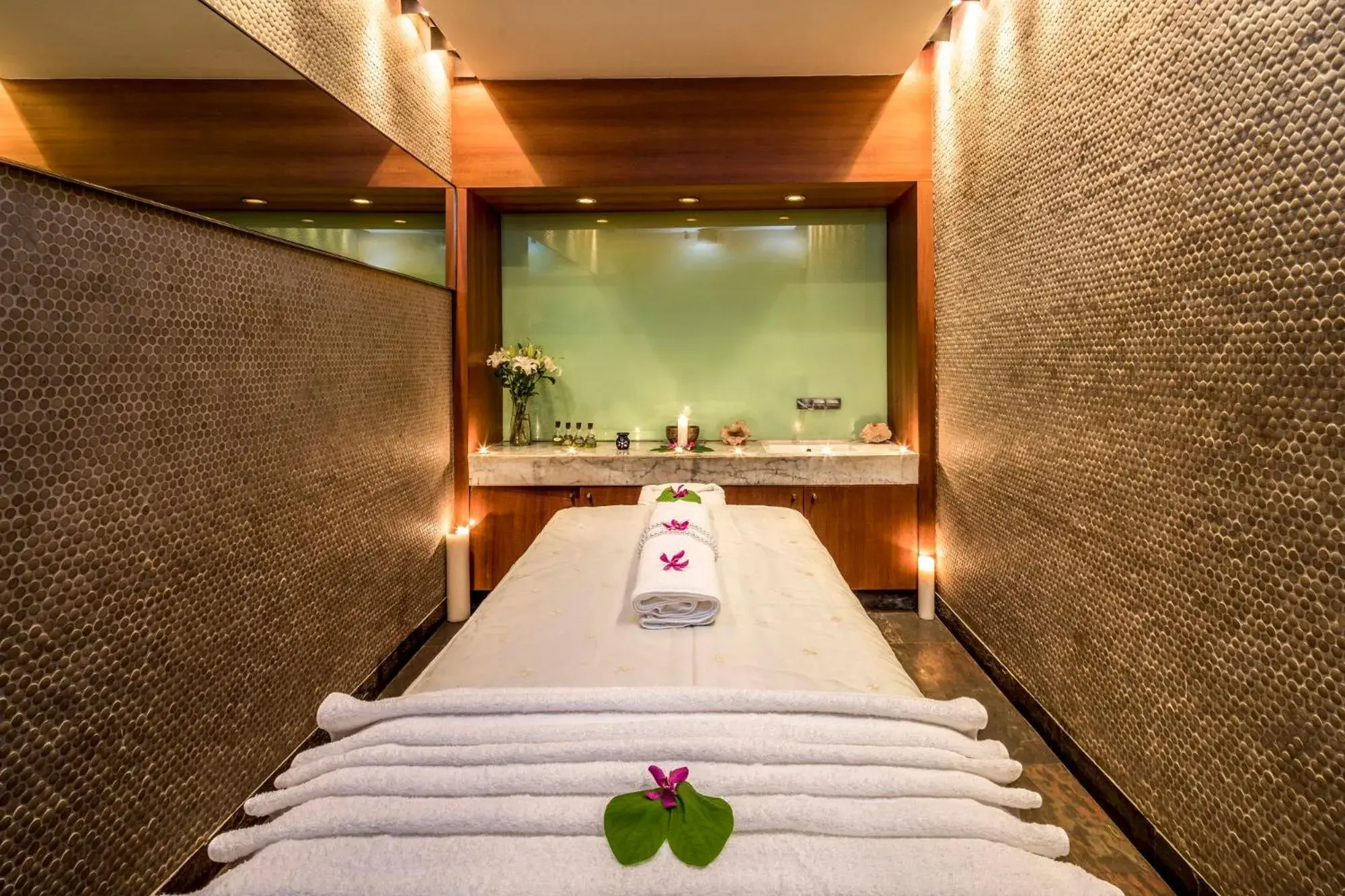 Massage, Spa/Wellness in The Park New Delhi