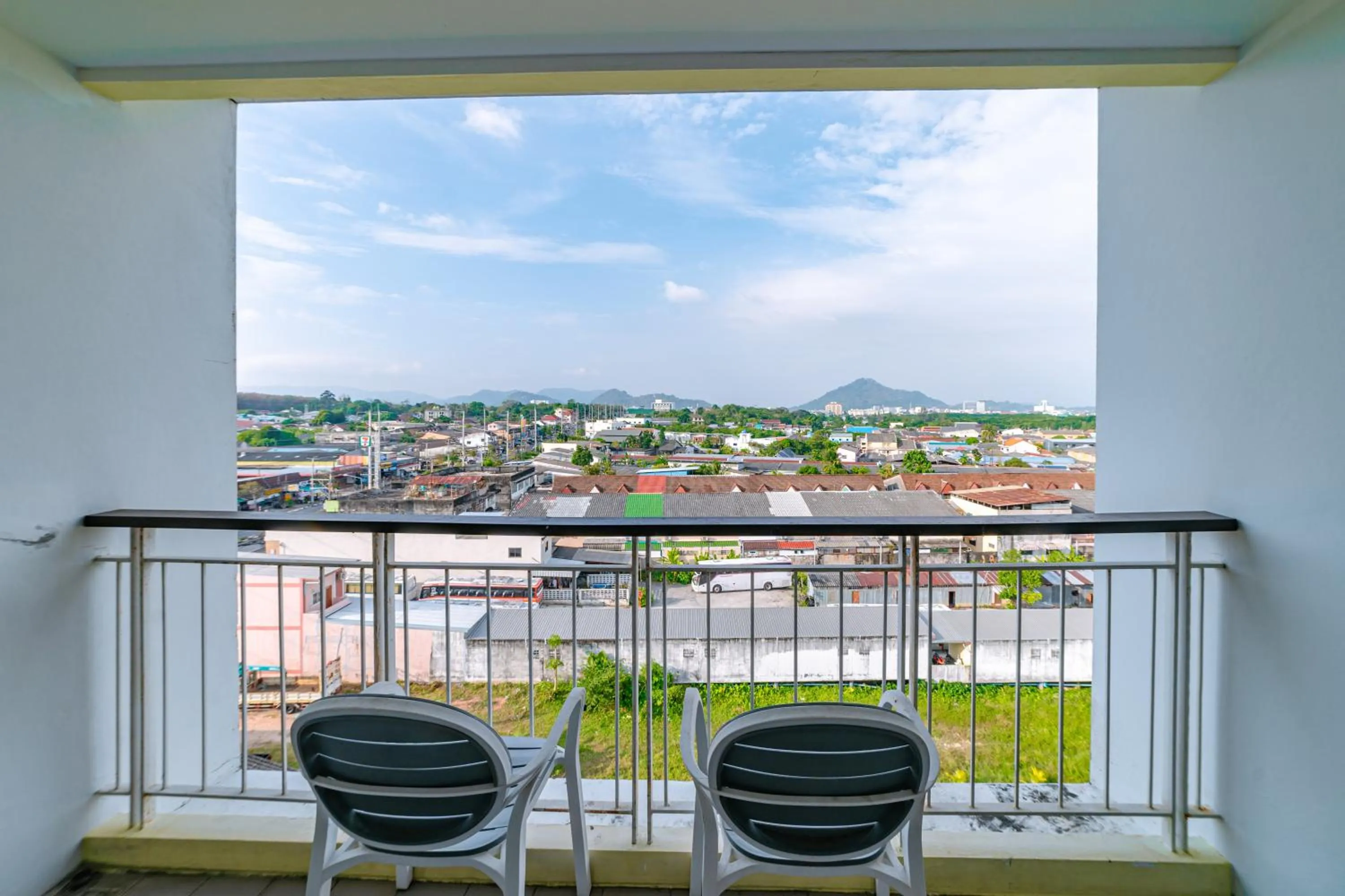 Day in Ratana Hotel Sakdidet, PHUKET TOWN