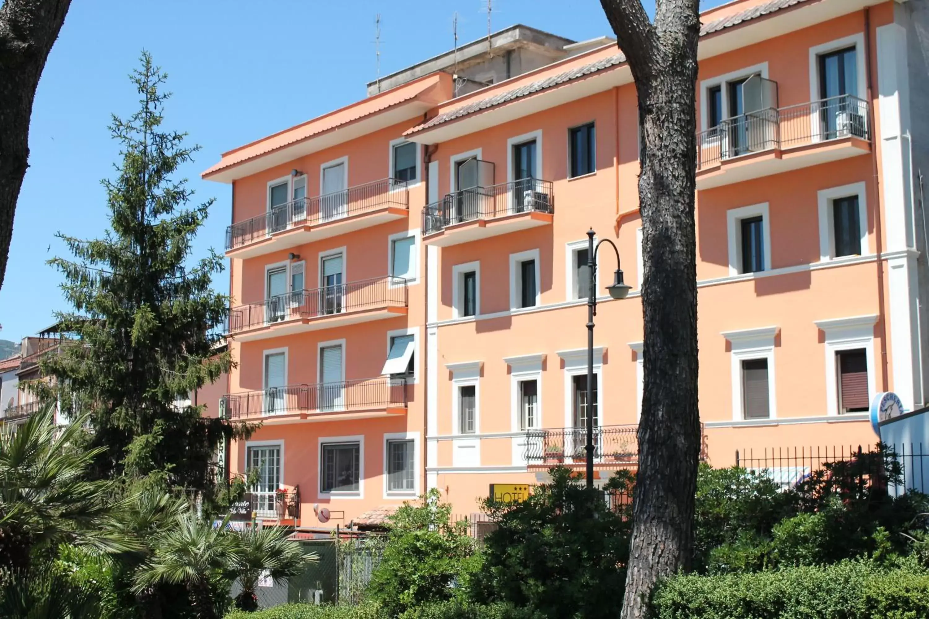 Facade/entrance, Property Building in Hotel La Villa