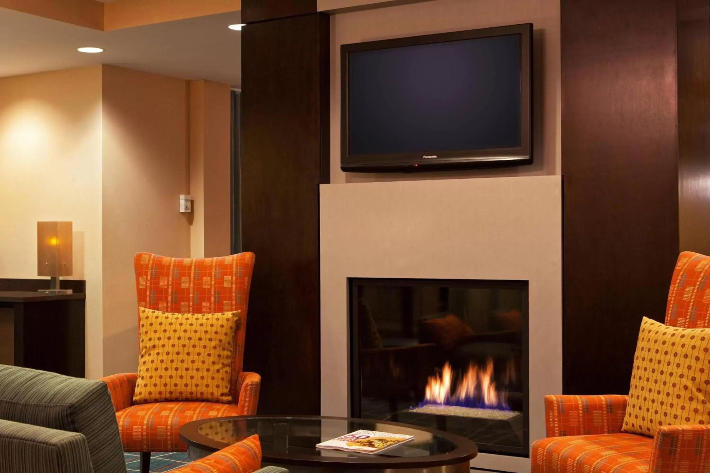 Lobby or reception, TV/Entertainment Center in SpringHill Suites by Marriott Tarrytown Westchester County