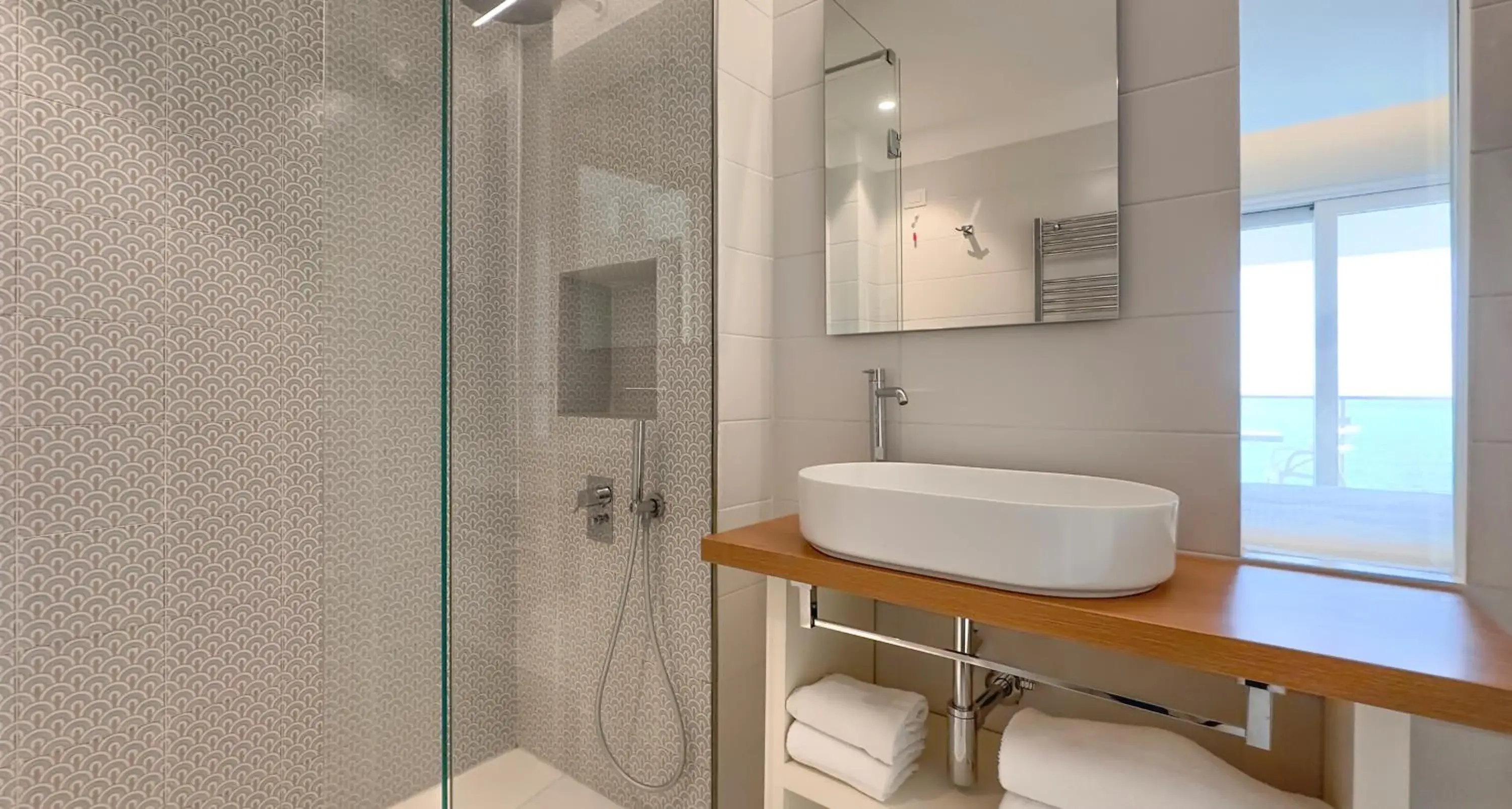 Shower, Bathroom in Hotel Giosue' a mare