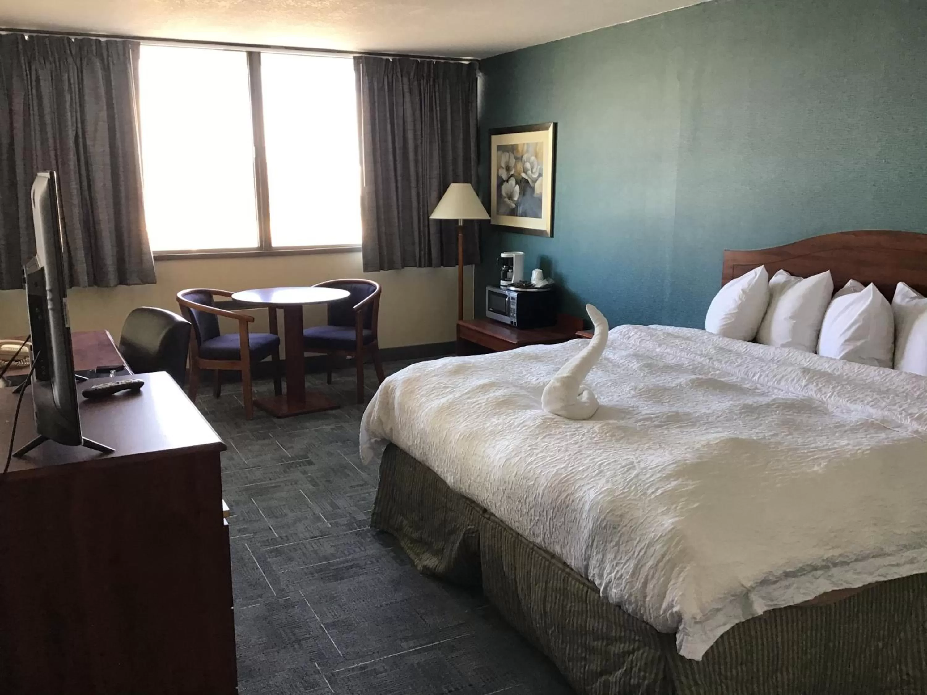 Bedroom in Howard Johnson by Wyndham Gillette