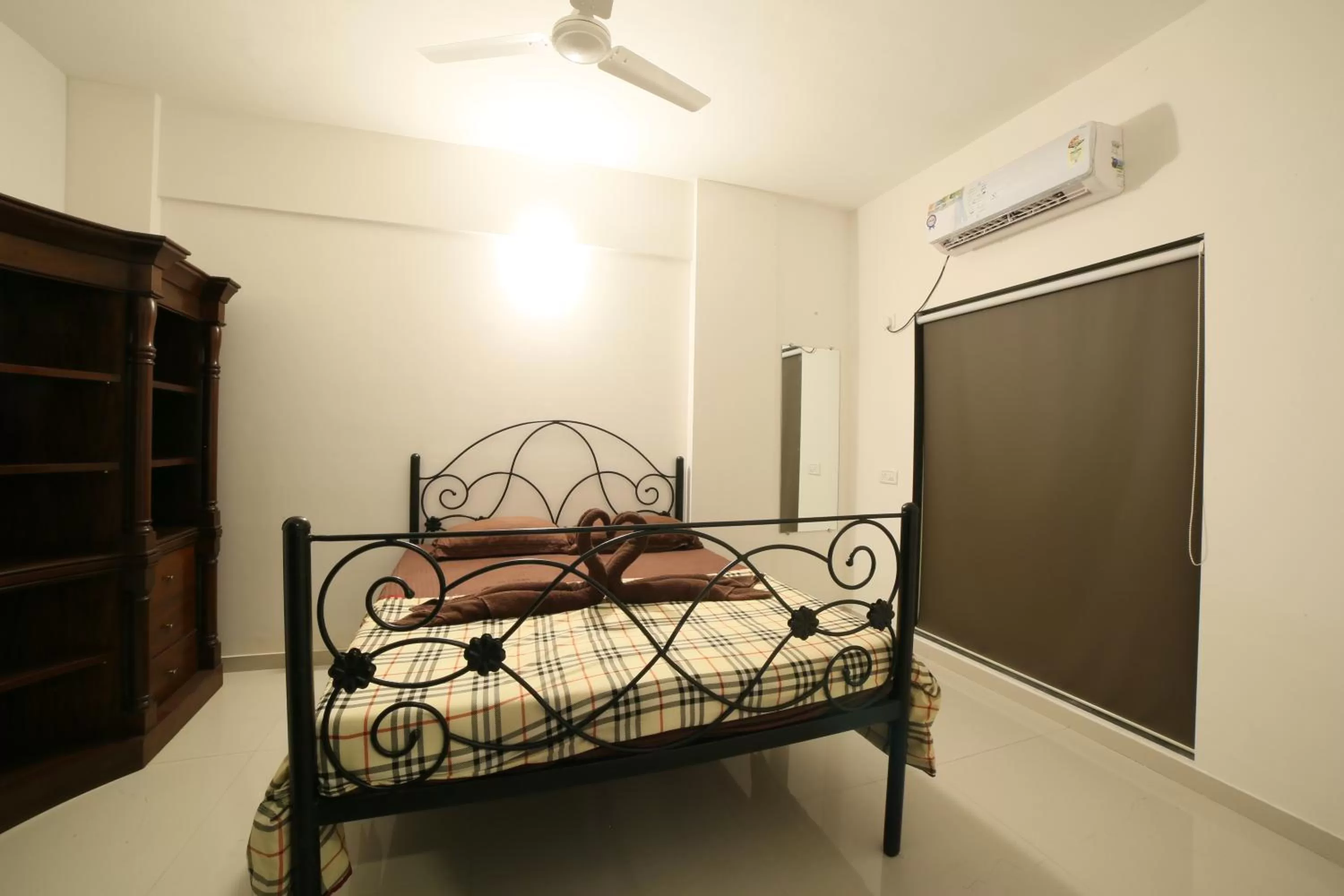 Bedroom, Bed in Acons Palm Beach