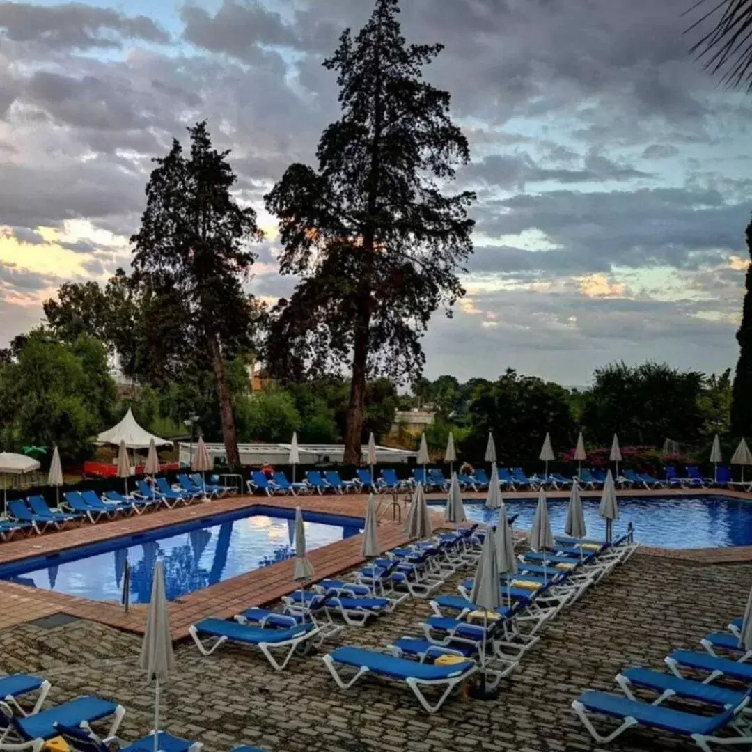 Swimming Pool in Hotel Finca Los Abetos