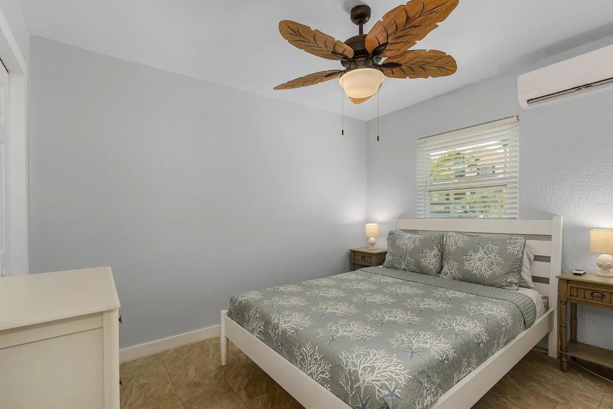 Bed in Matlacha on Shoreview