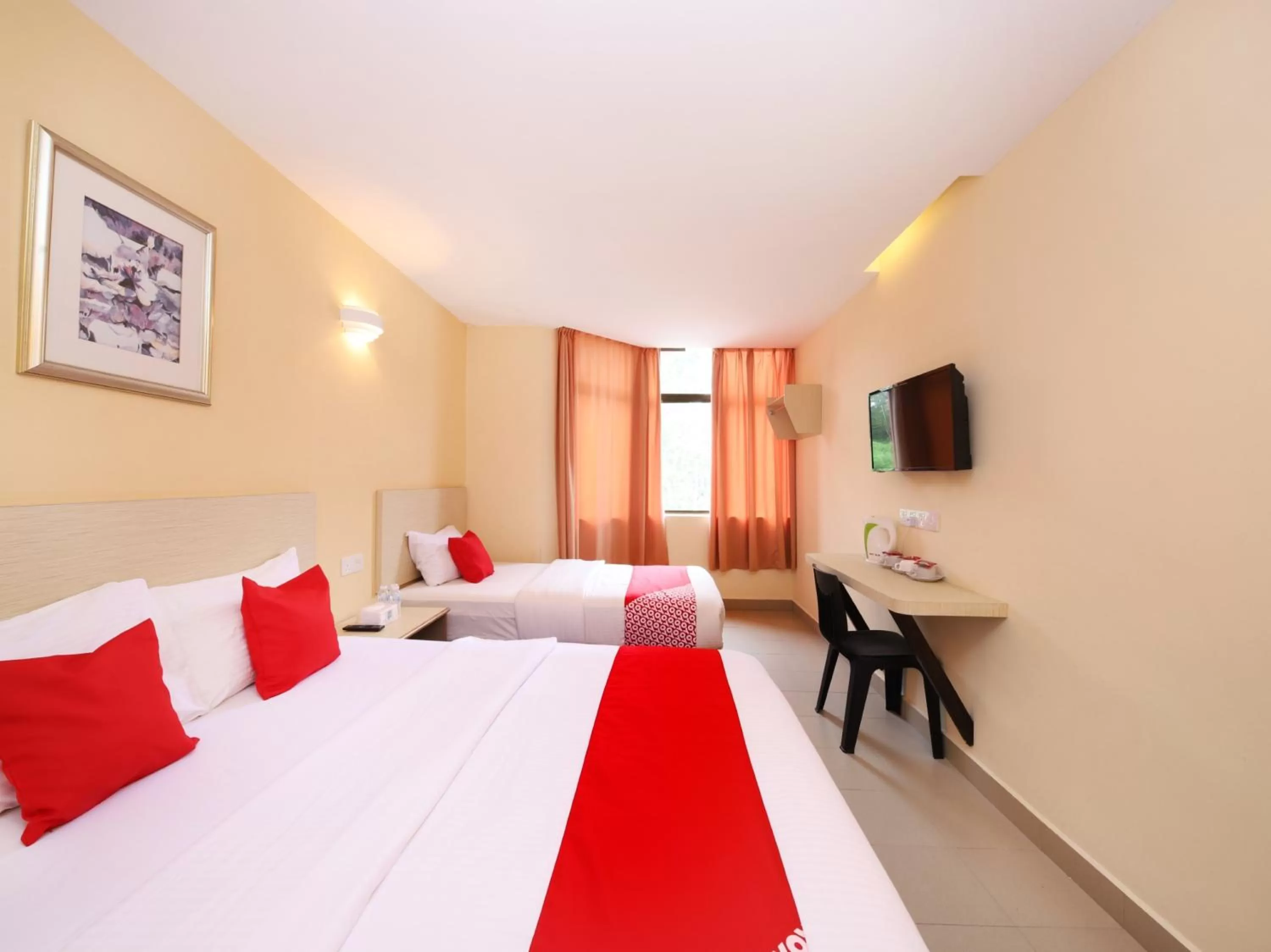 Bedroom in Super OYO 635 Seven Days Hotel