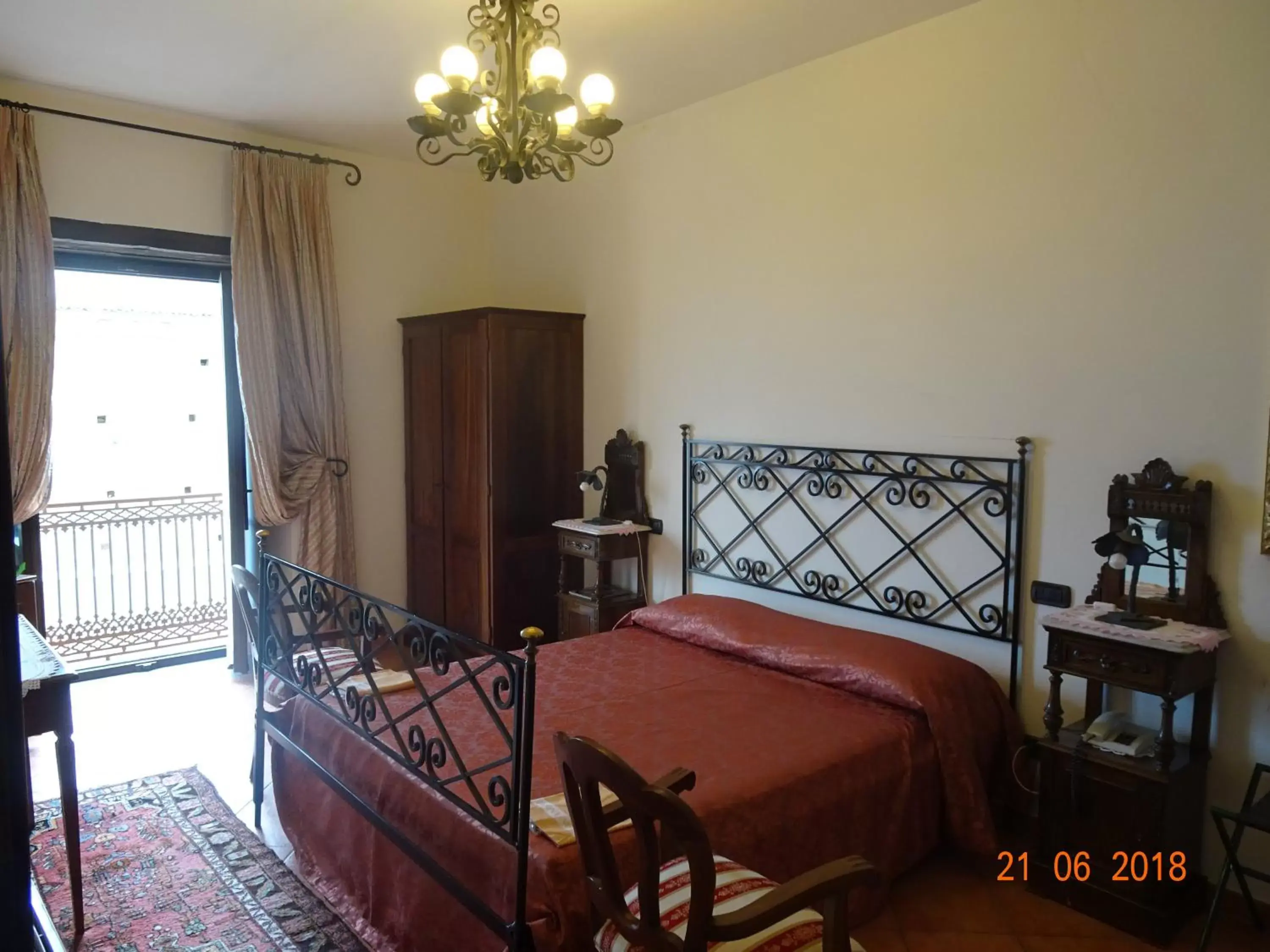 Double Room in Castello di Altomonte Double Room in Castello di Altomonte