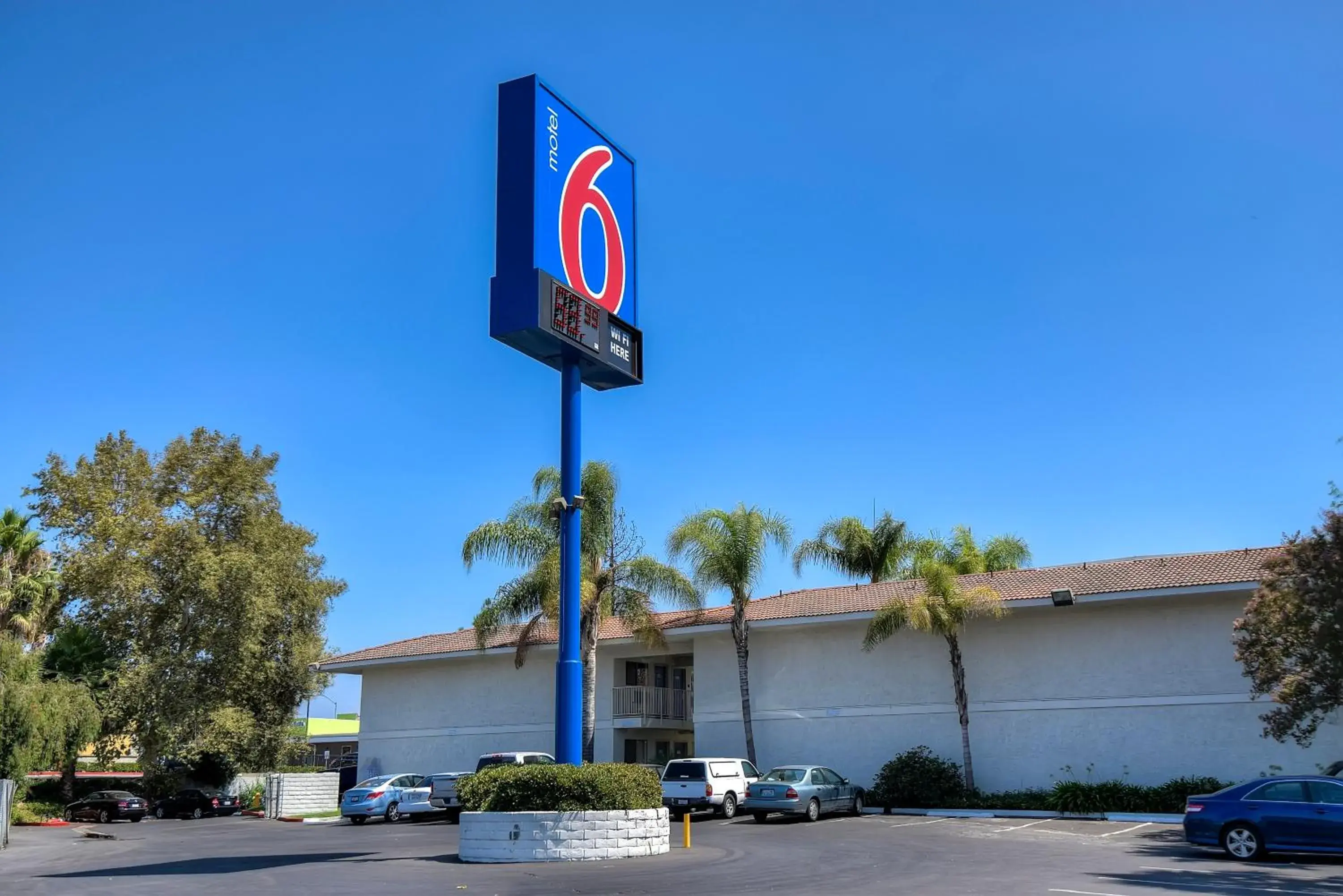 Property building in Motel 6-Rowland Heights, CA - Los Angeles - Pomona