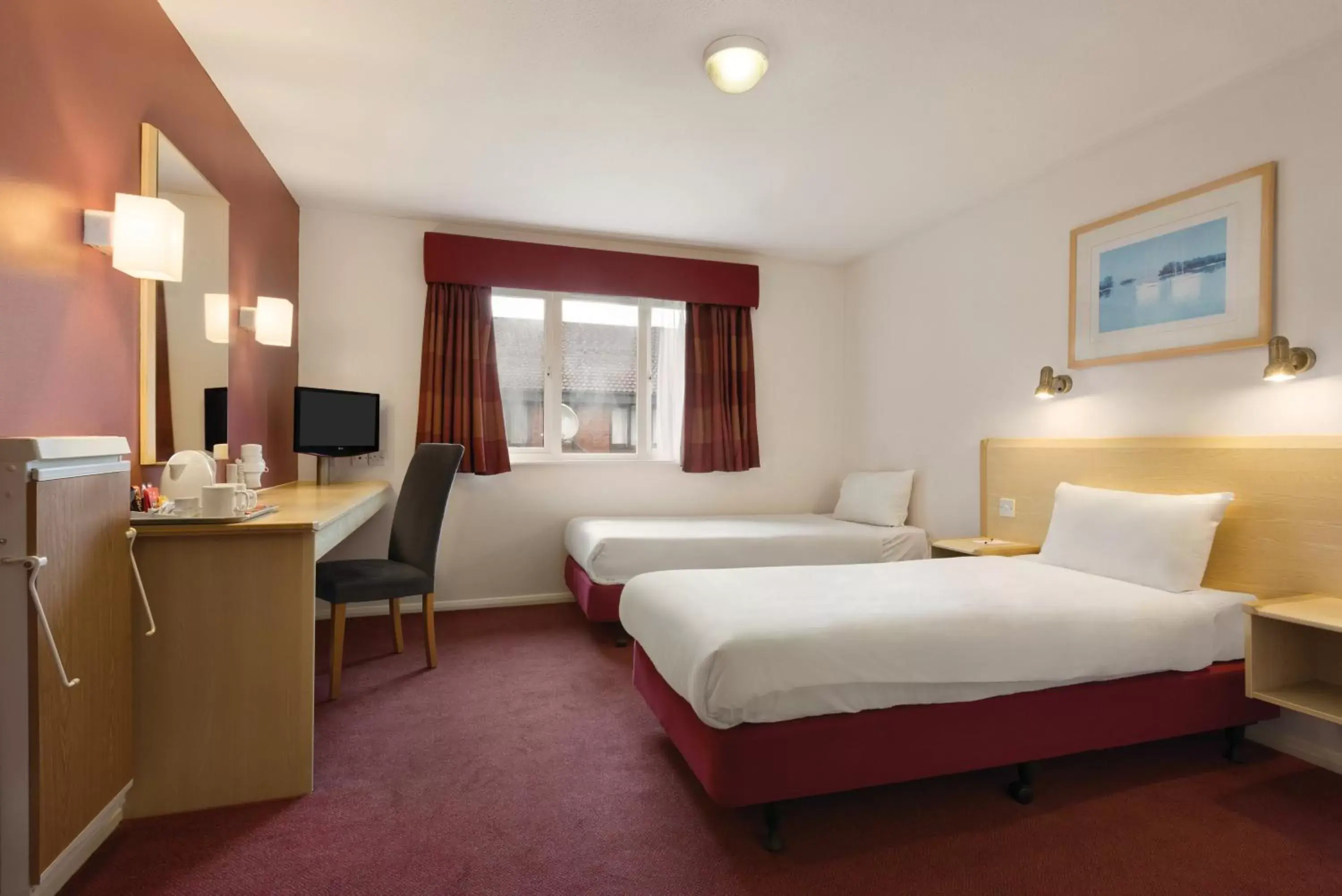 Photo of the whole room, Bed in Days Inn Hotel Gretna Green