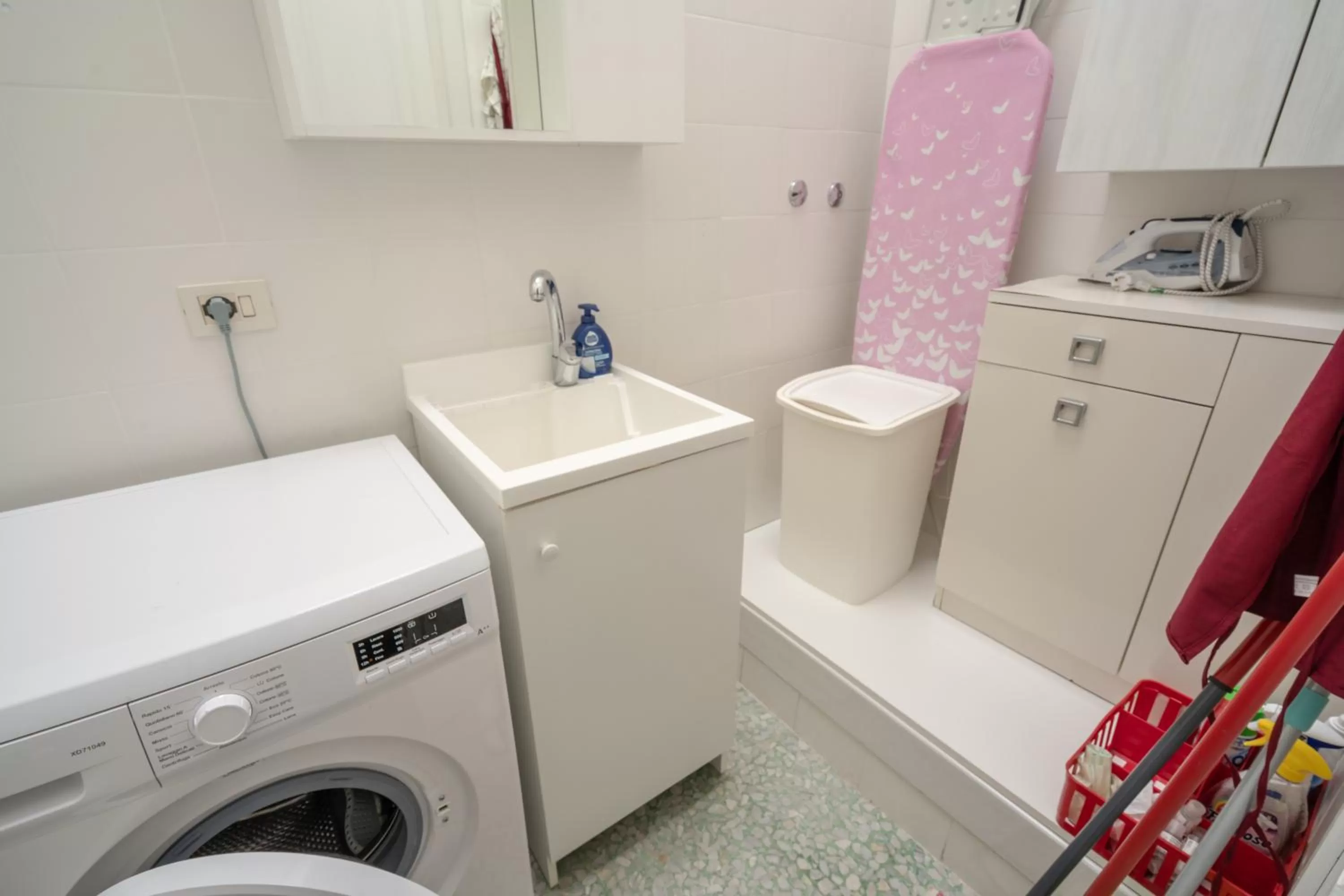 laundry, Bathroom in Il Giardino Nascosto B&B