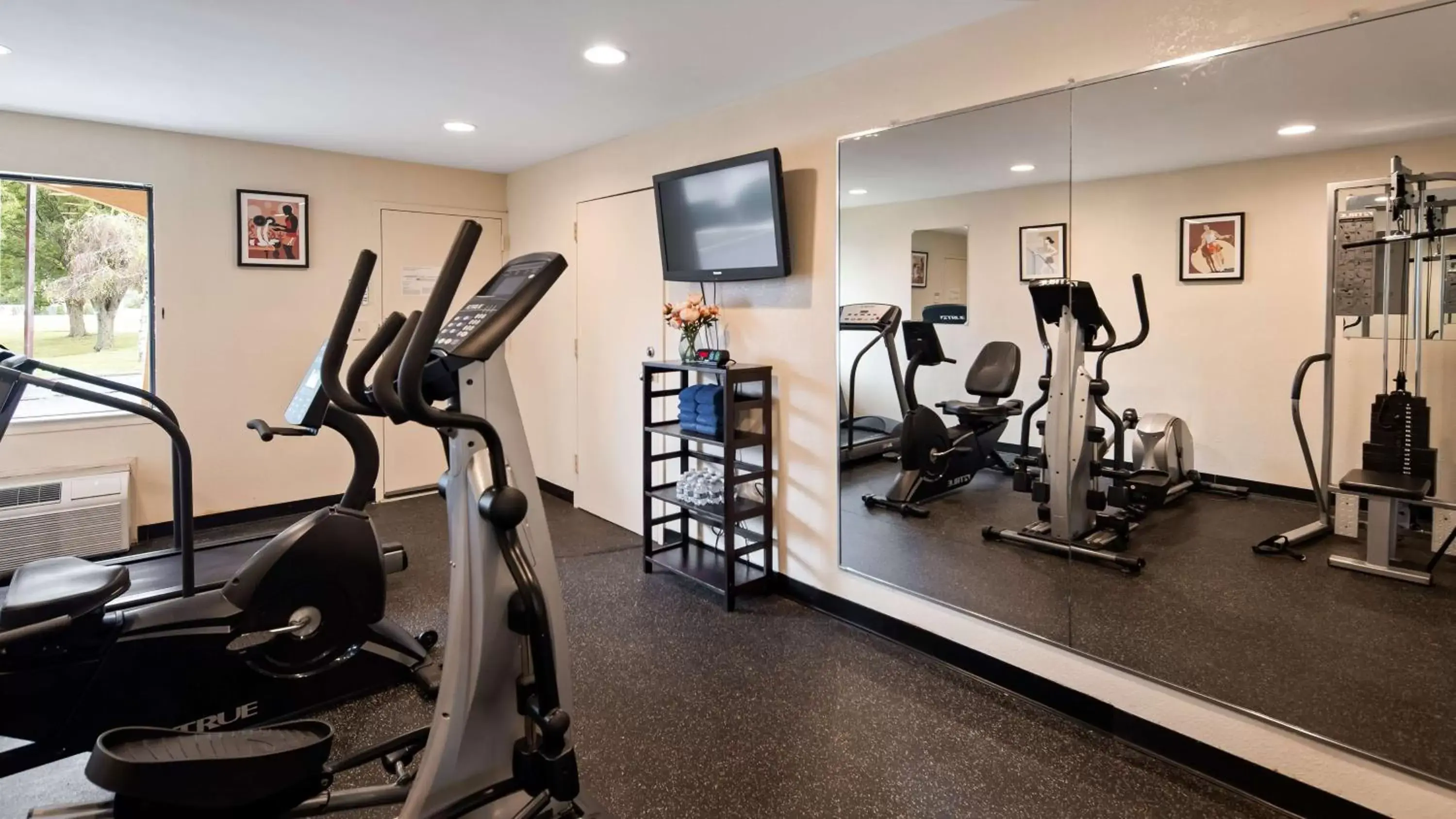 Activities, Fitness Center/Facilities in SureStay Hotel by Best Western East Brunswick