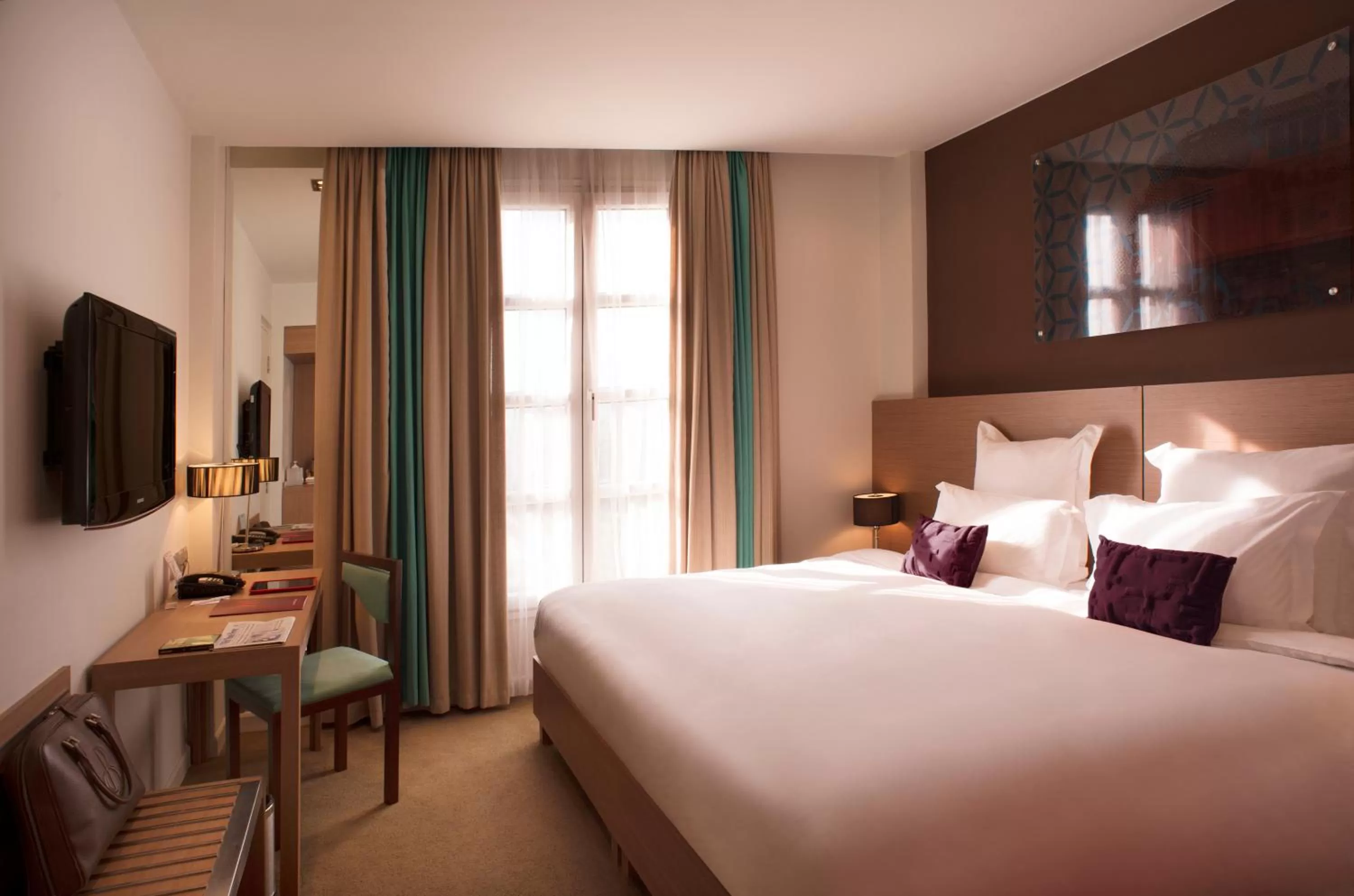 Bed in Mercure Hanoi La Gare Hotel