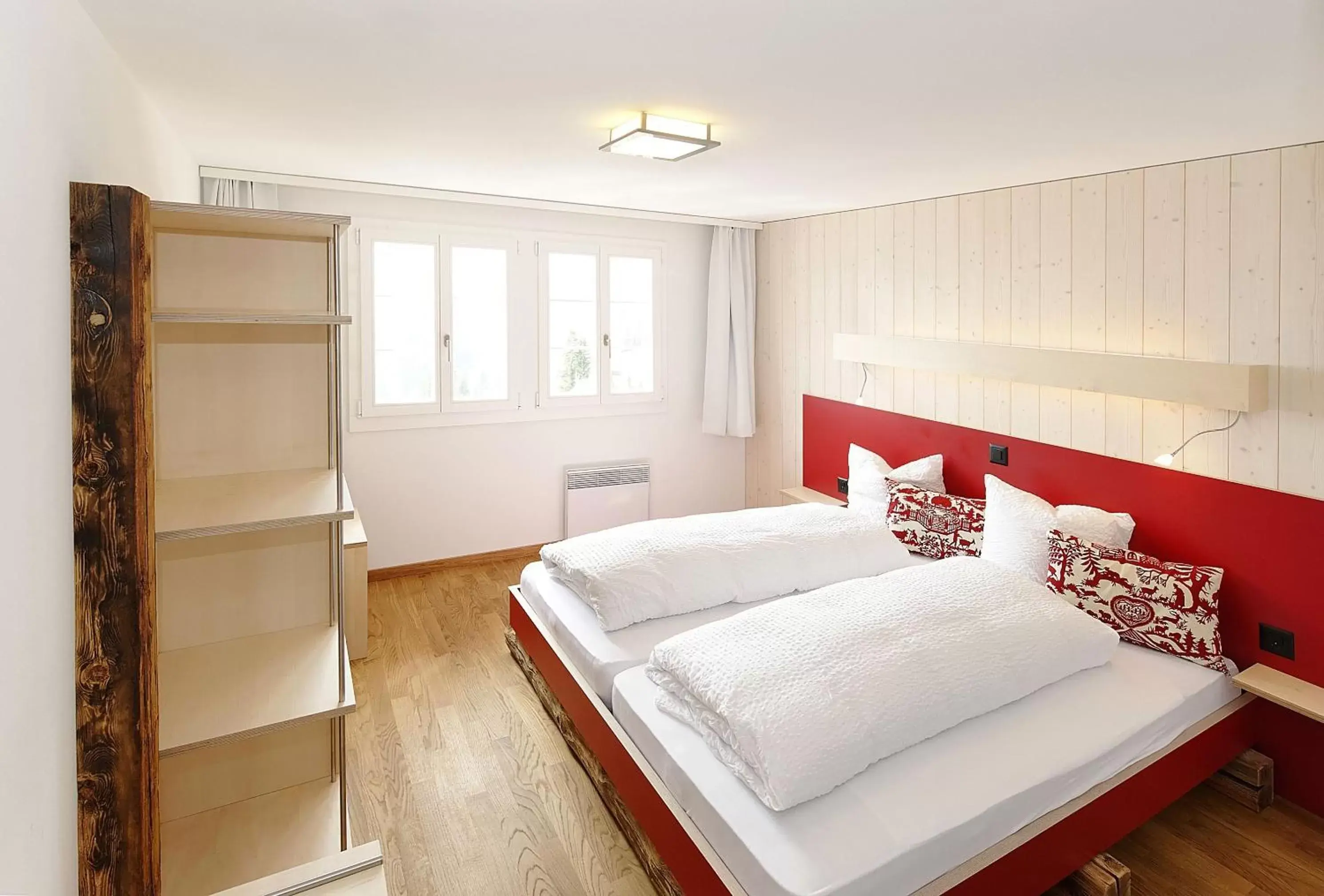 Decorative detail, Bed in Alpinhotel Bort Decorative detail, Bed in Alpinhotel Bort