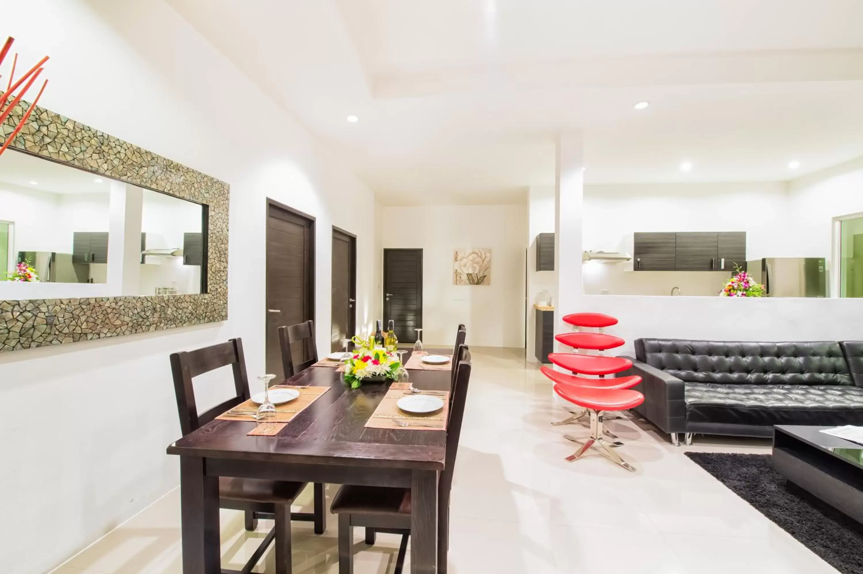 Dining area, Seating Area in Oriental Beach Pearl Resort