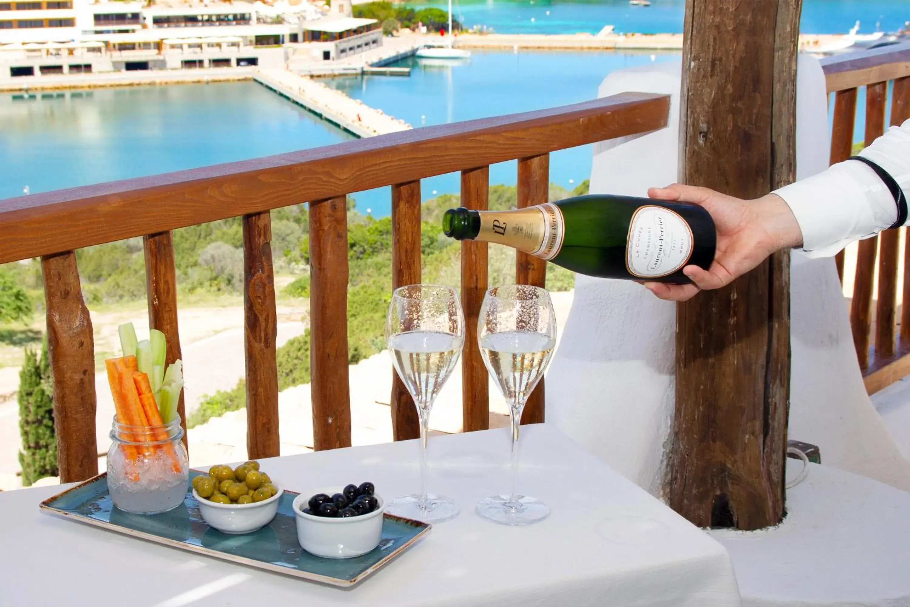 Balcony/Terrace, Pool View in Hotel Luci Di La Muntagna