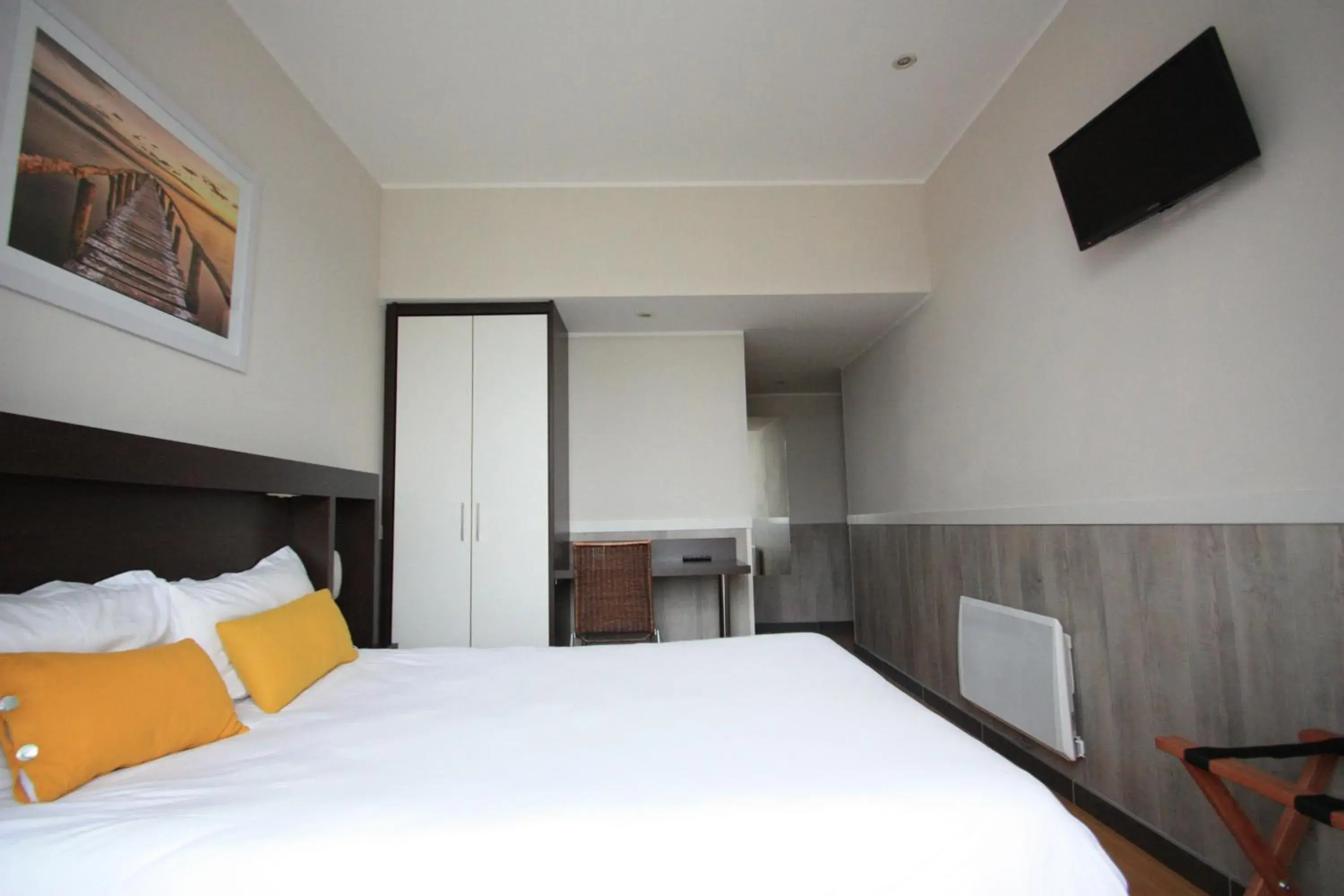 Bedroom, Bed in Hotel De La Rade