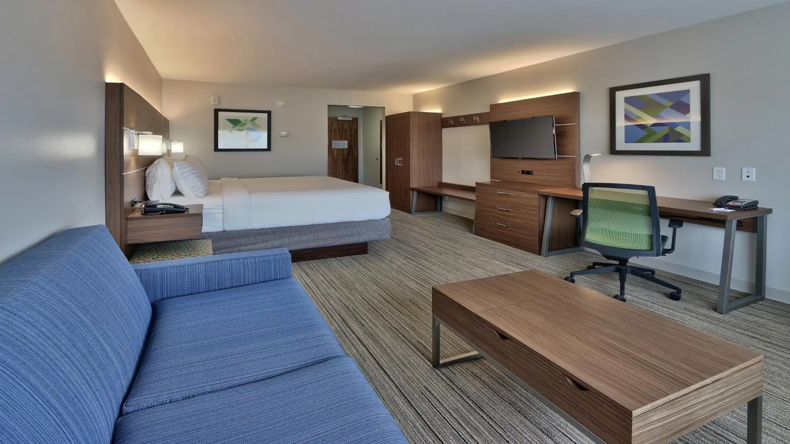 Photo of the whole room in Holiday Inn Express & Suites Broomfield, an IHG Hotel