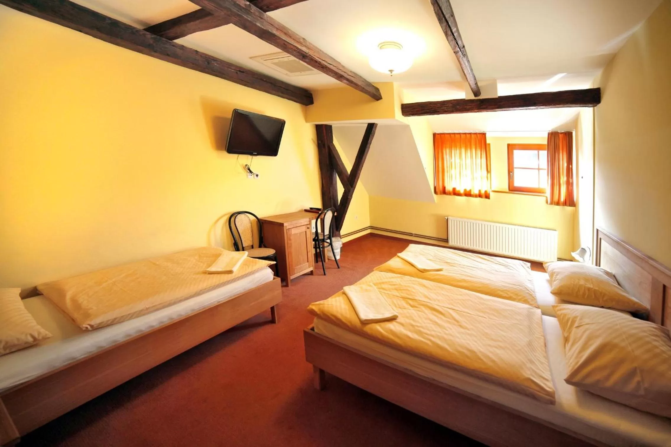 Triple Room with River View in Bed & Breakfast Šilak