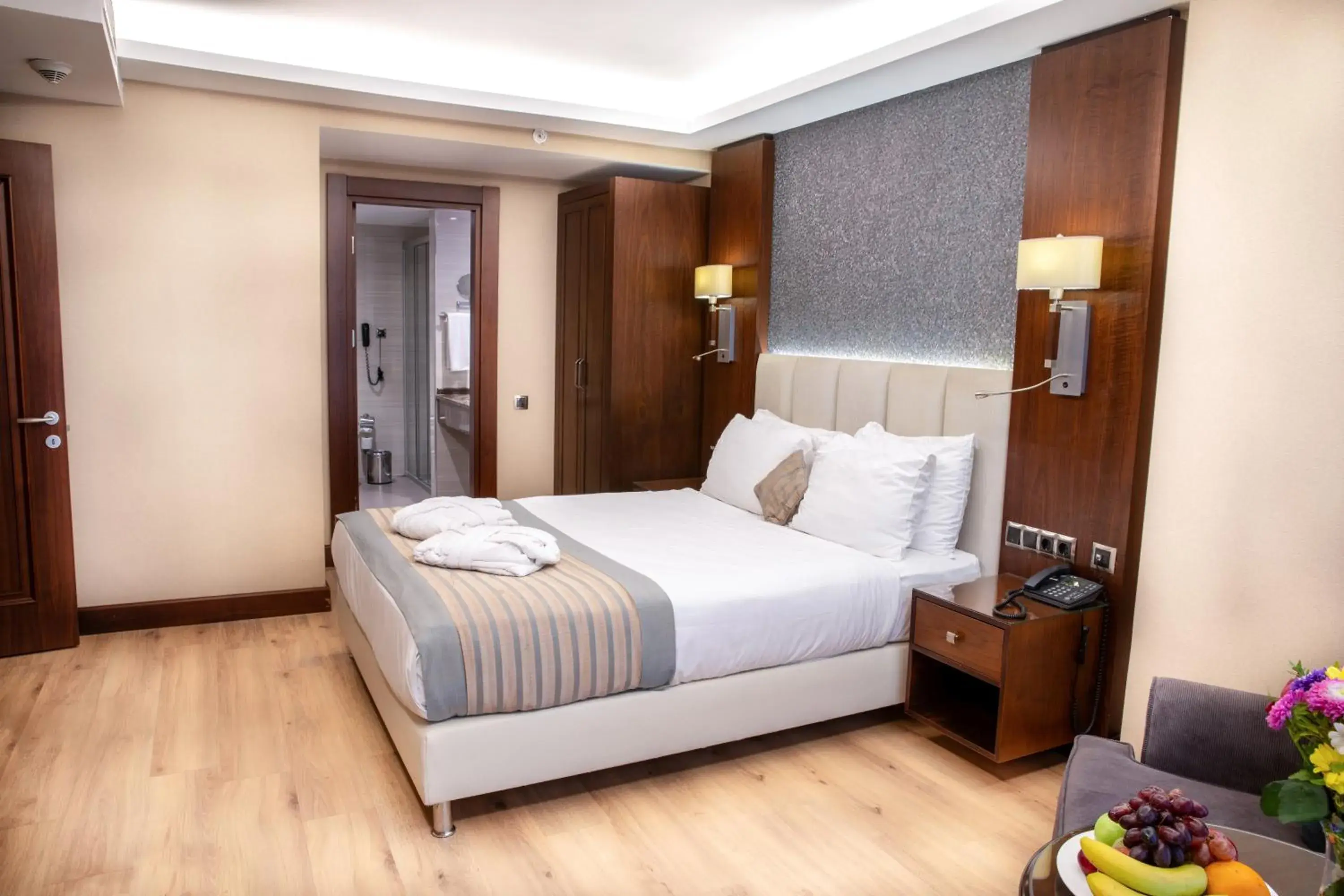 Bedroom, Bed in Grand Aras Hotel & Suites