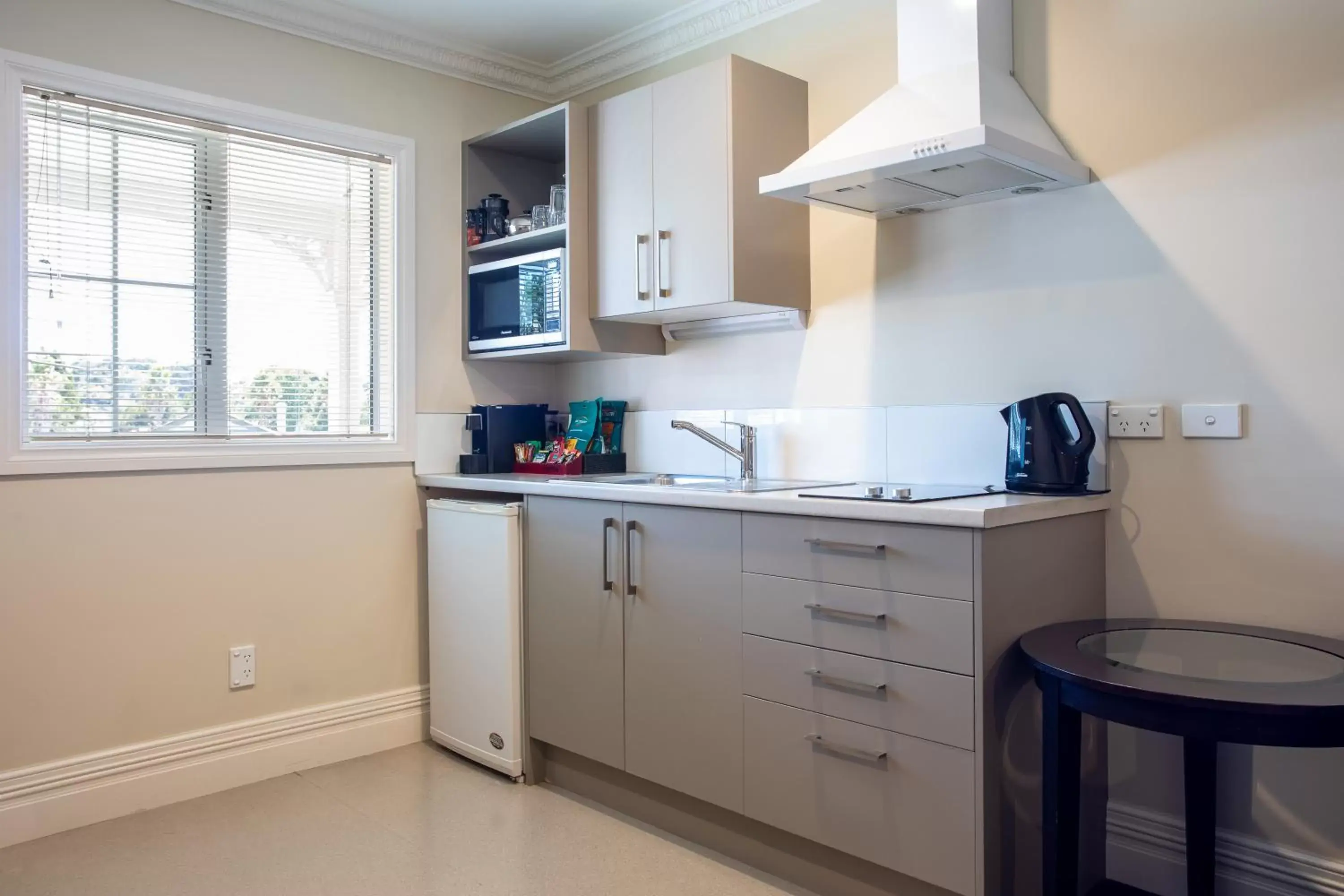 Kitchen/Kitchenette in Tuakau Hotel