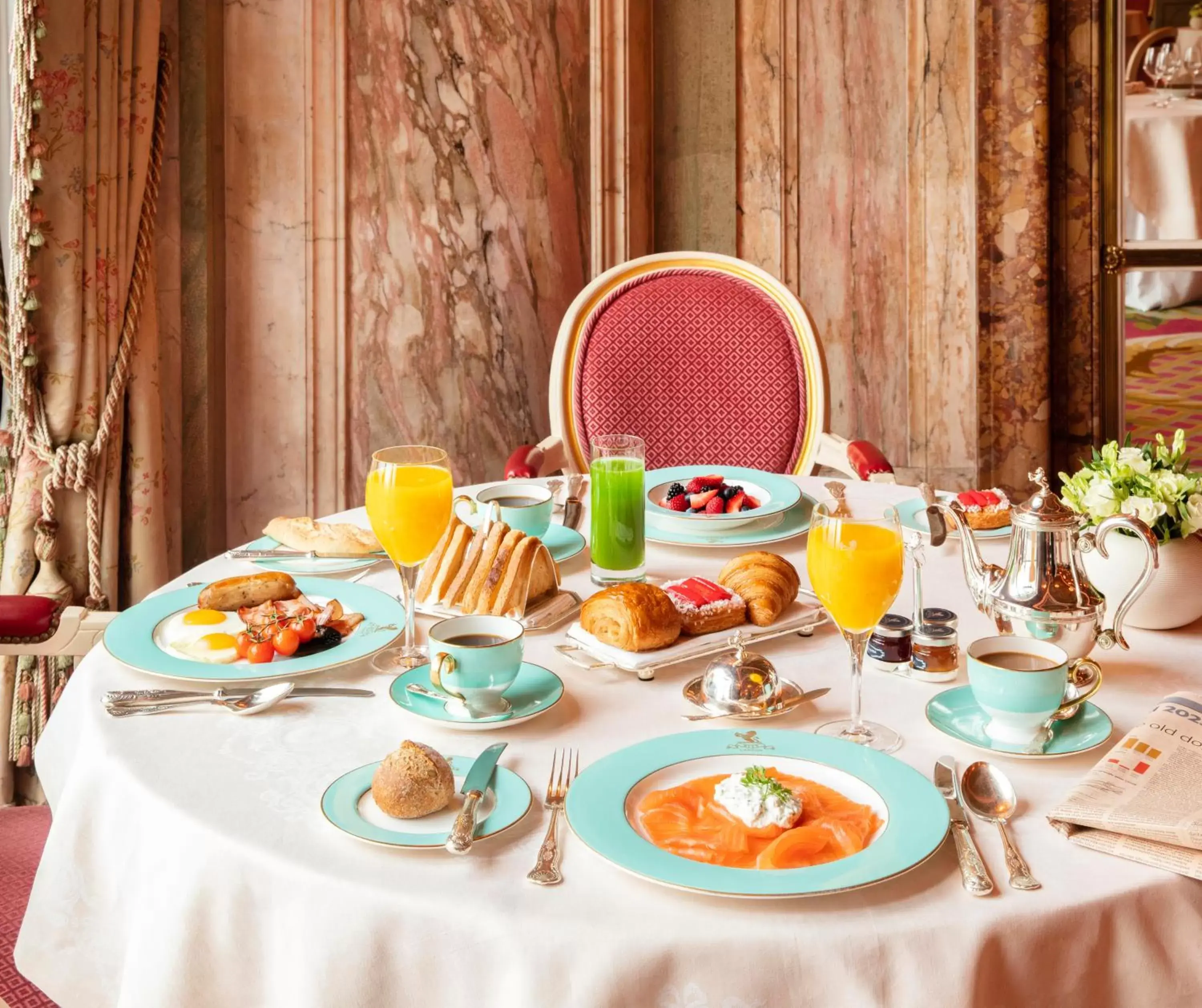 Dining area, Breakfast in The Ritz London