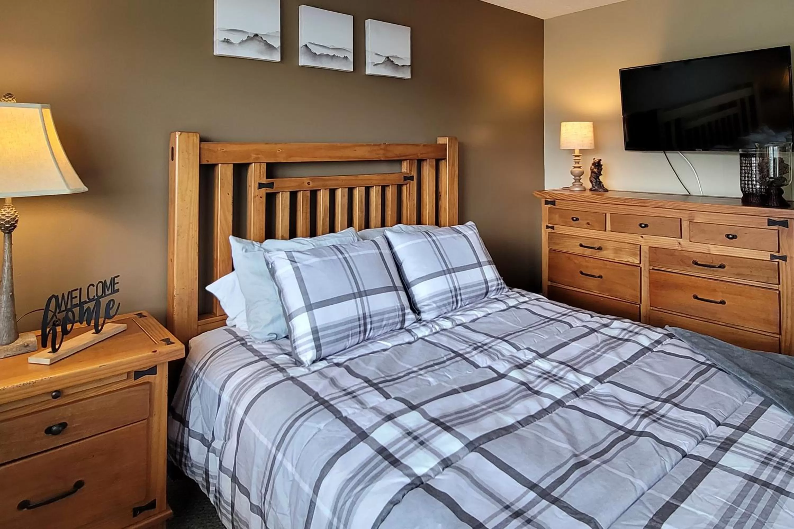 Bed in Grand View Loft