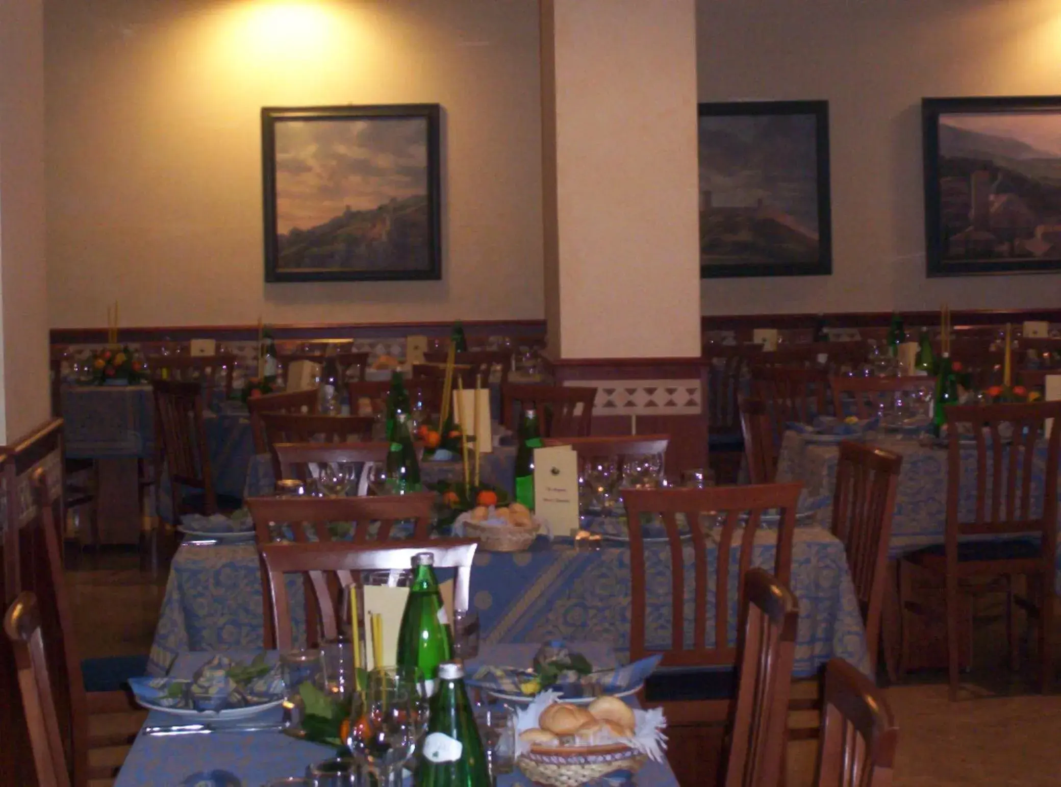 Restaurant/Places to Eat in Albergo La Rocca