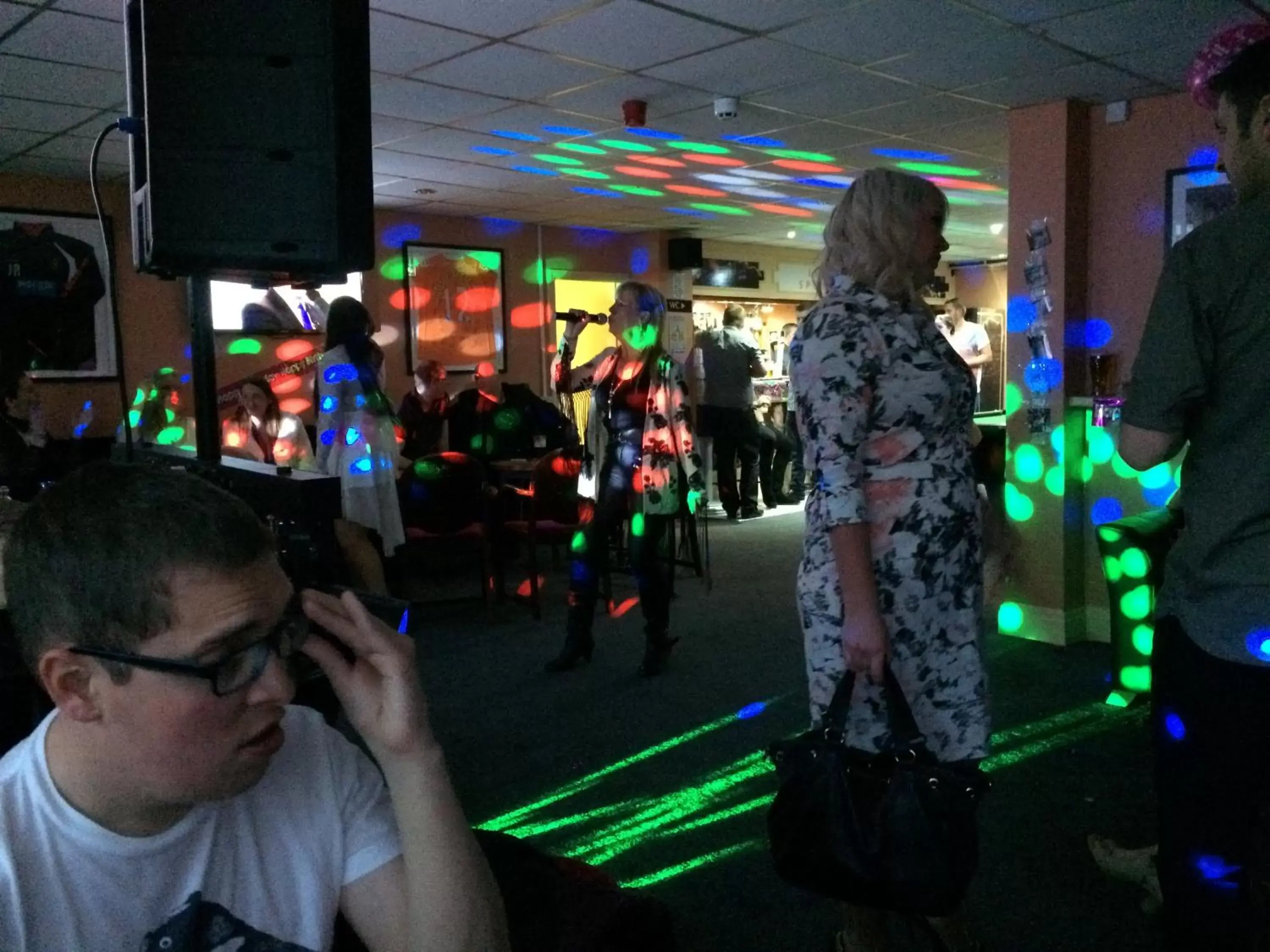 Karaoke in The Sandringham Court Hotel & Sports Bar-Groups Welcome here-High Speed Wi-Fi