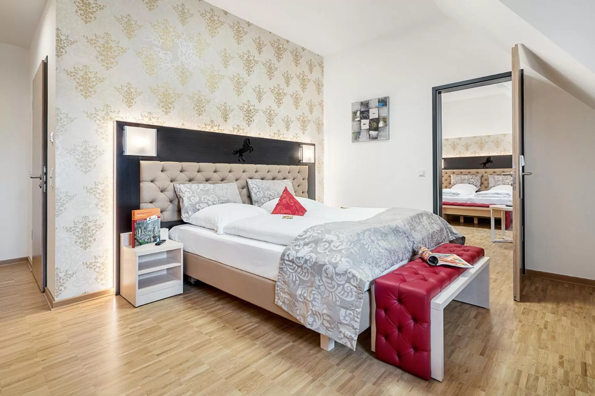 Photo of the whole room, Bed in Hotel Rappen Rothenburg ob der Tauber