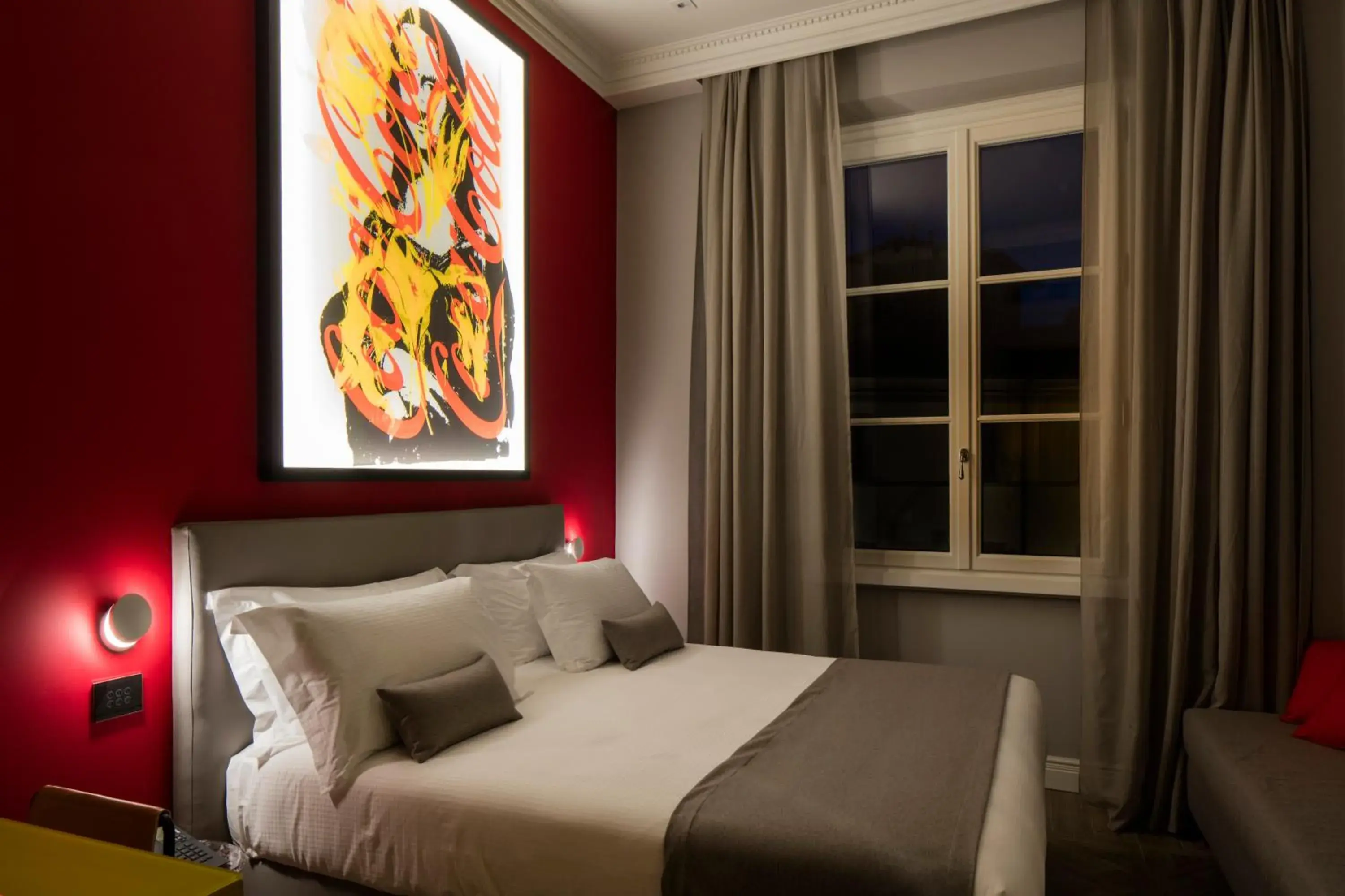 Photo of the whole room, Bed in The Frame Hotel Photo of the whole room, Bed in The Frame Hotel