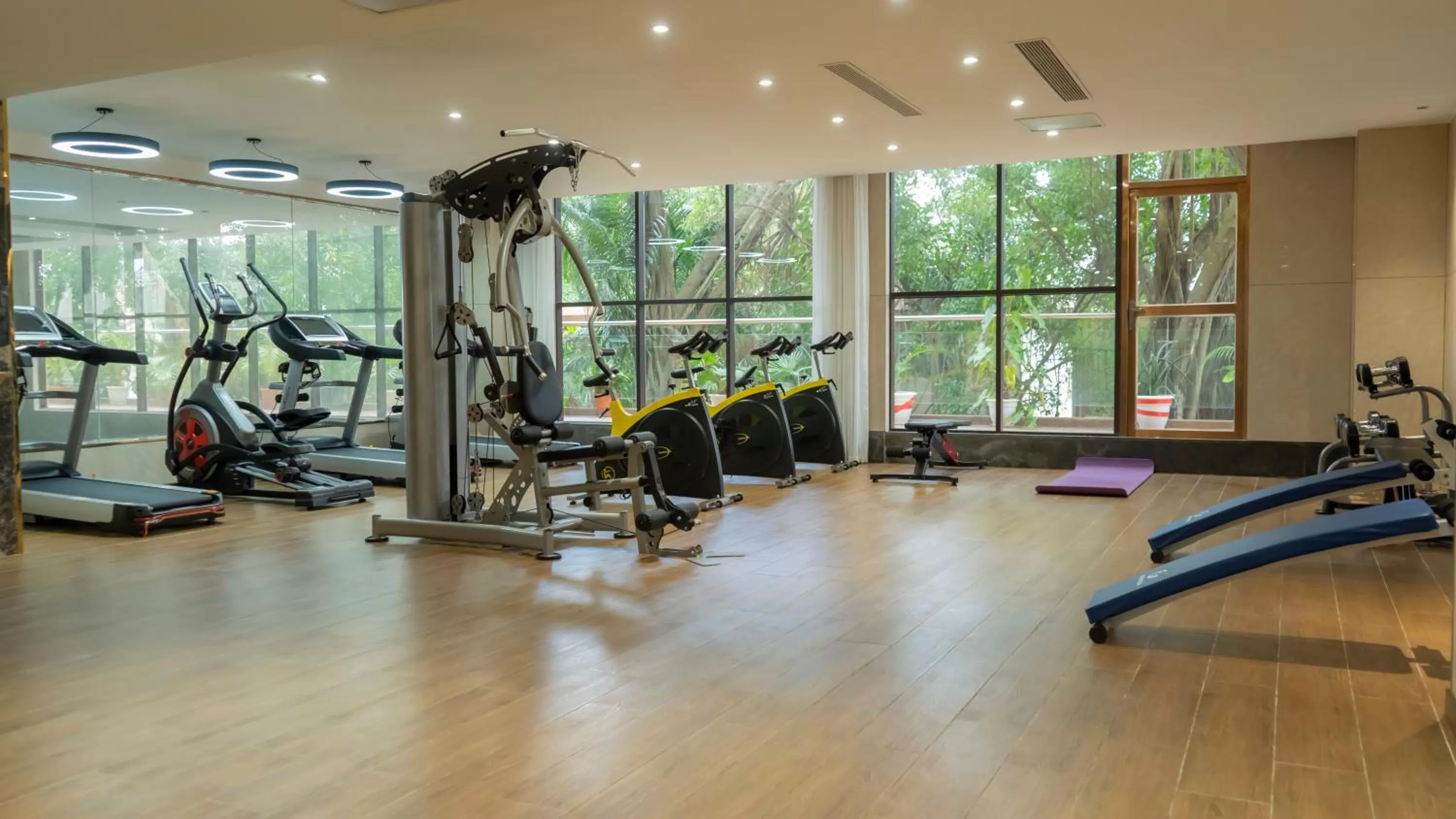 Fitness centre/facilities in Hôtel FAMILLE MONDIALE